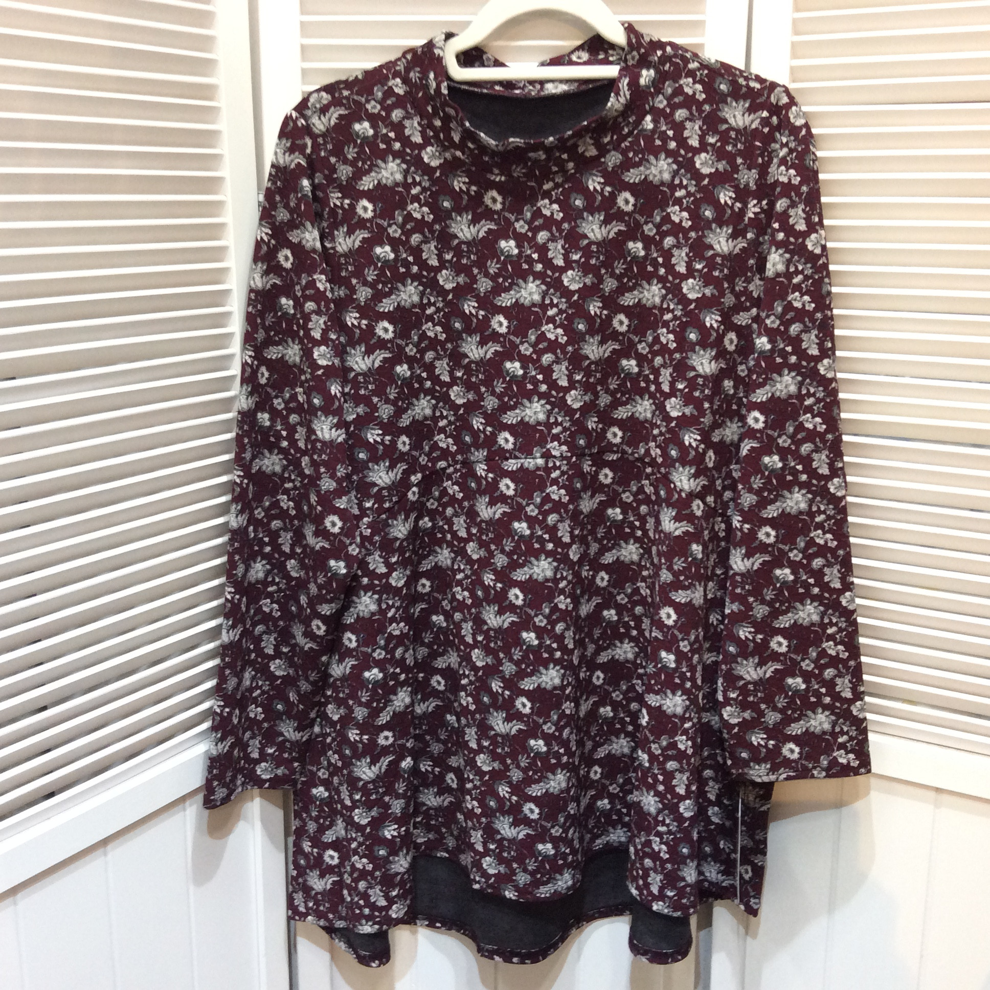 未使用 ショップチャンネル カットソー  LL サイズ  エンジ柄