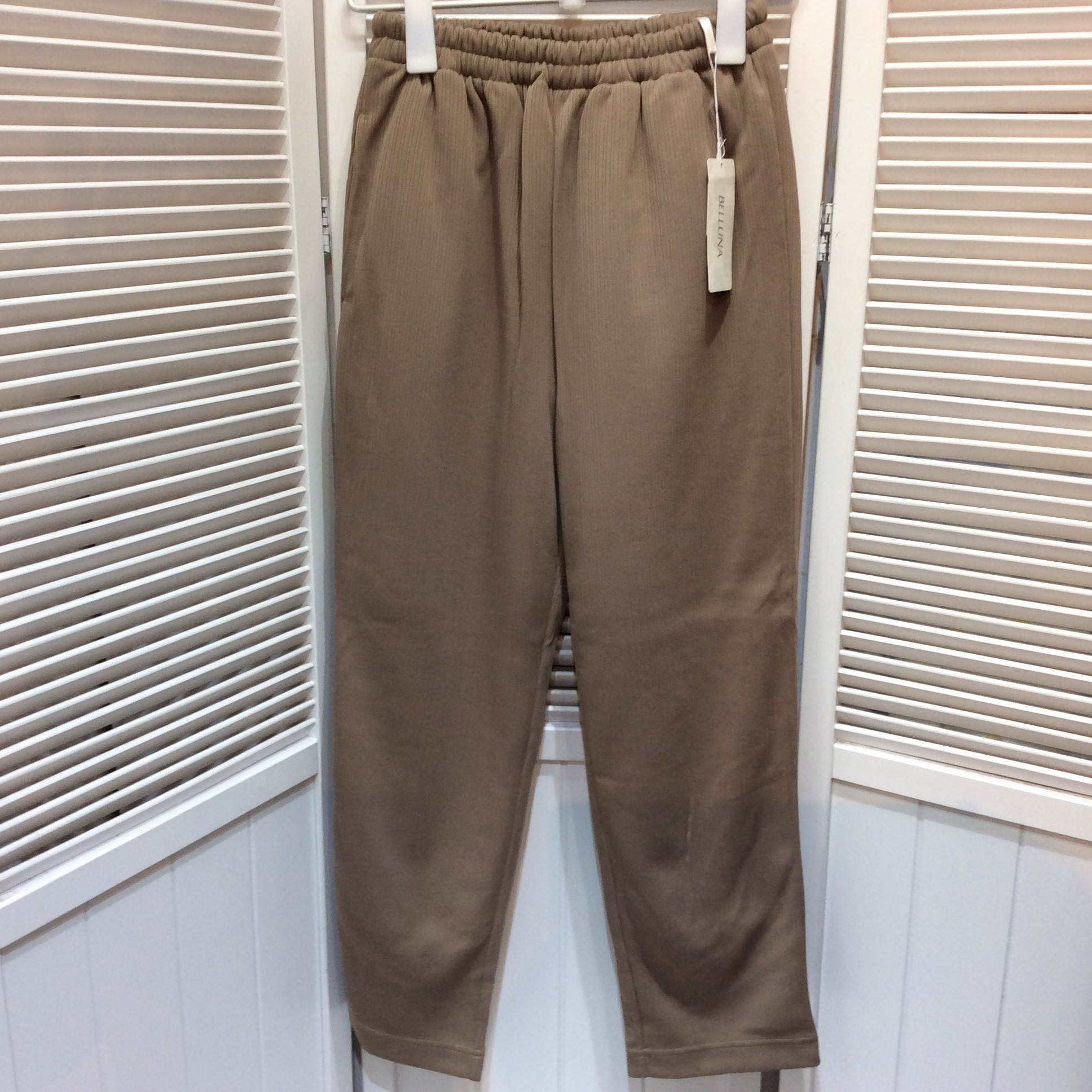 新品☆BELLUNA ベルーナ 中綿パンツ S(大きめ) モカ