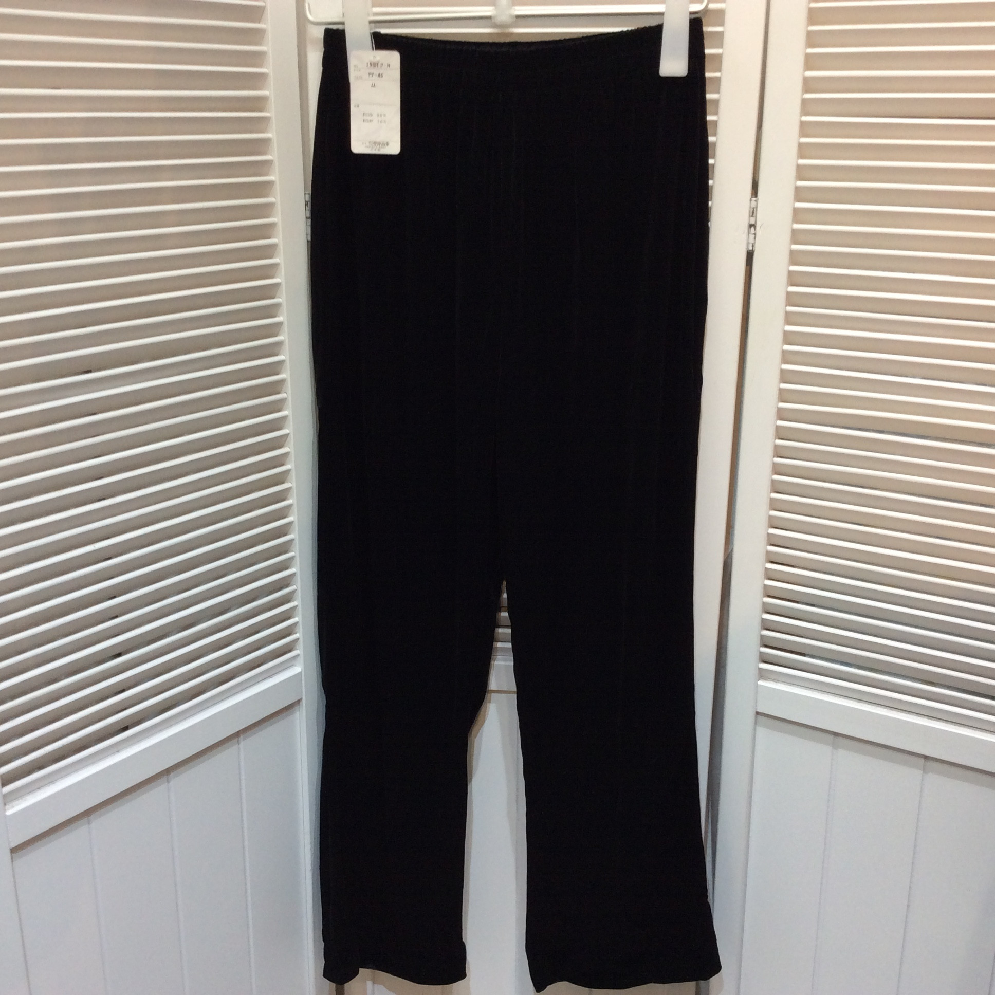 未使用☆ベロアパンツ LL ブラック