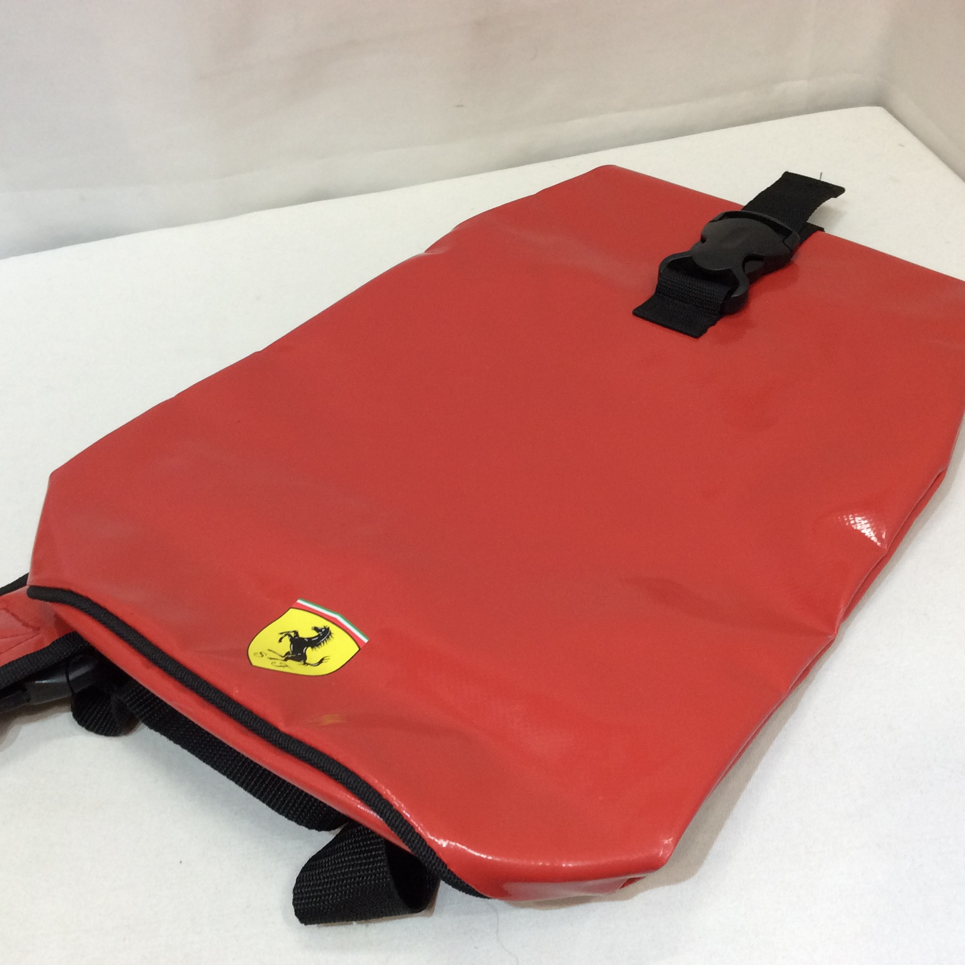 フェラーリ ワンショルダー ボディバッグ レッド