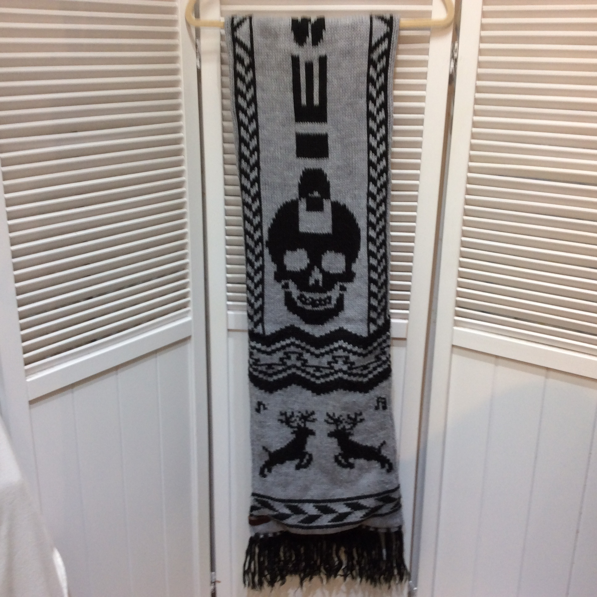 DIESEL ディーゼル マフラー スカル グレー