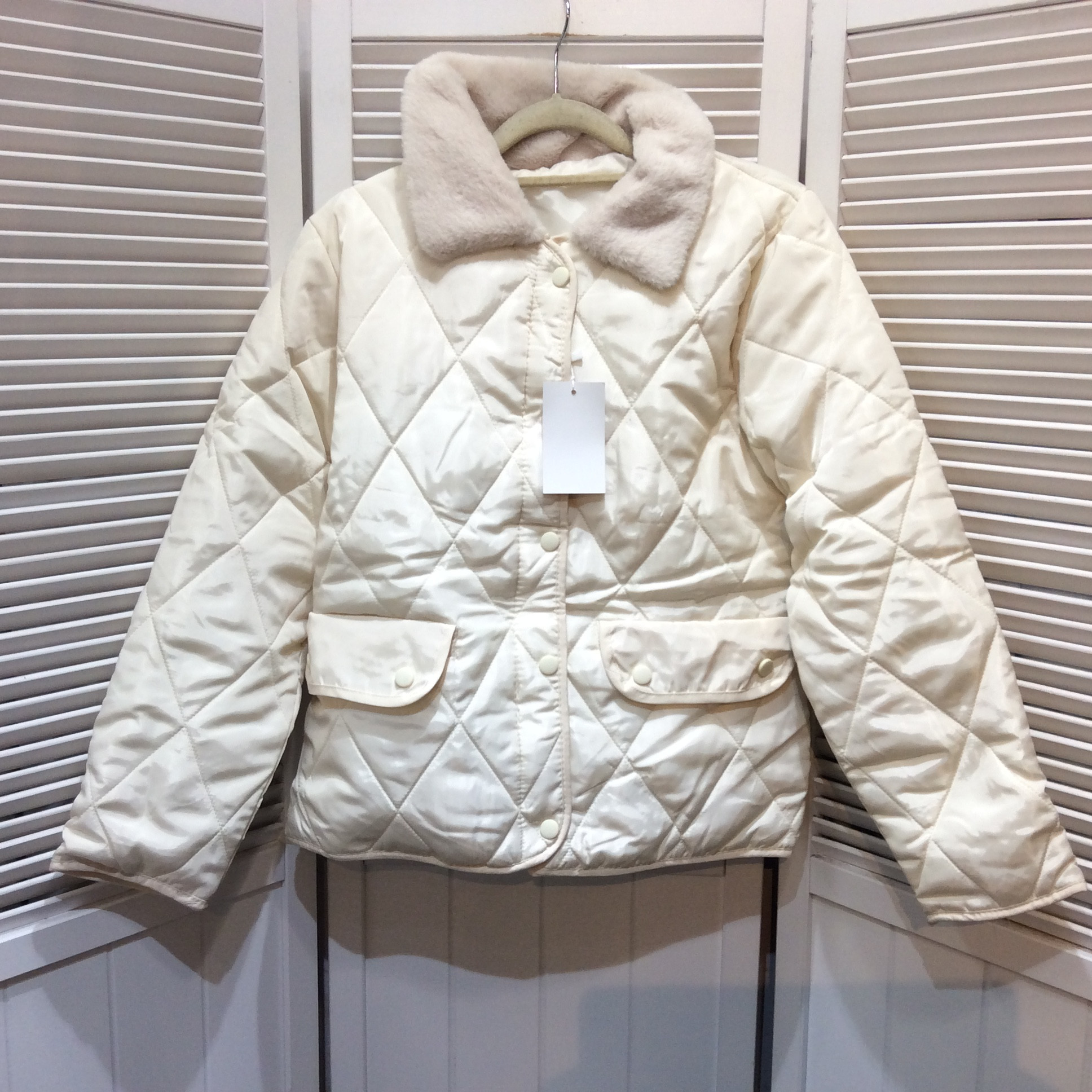 未使用 中綿ジャケット Mサイズ オフホワイト