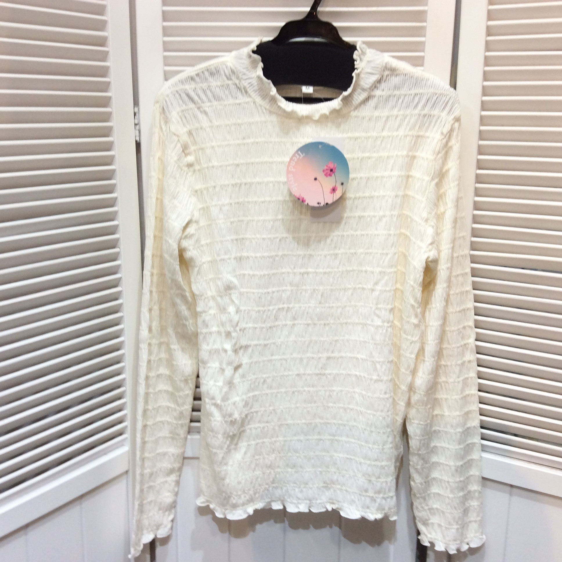 未使用 ハイネックカットソー  Mサイズ ホワイト／シワ加工