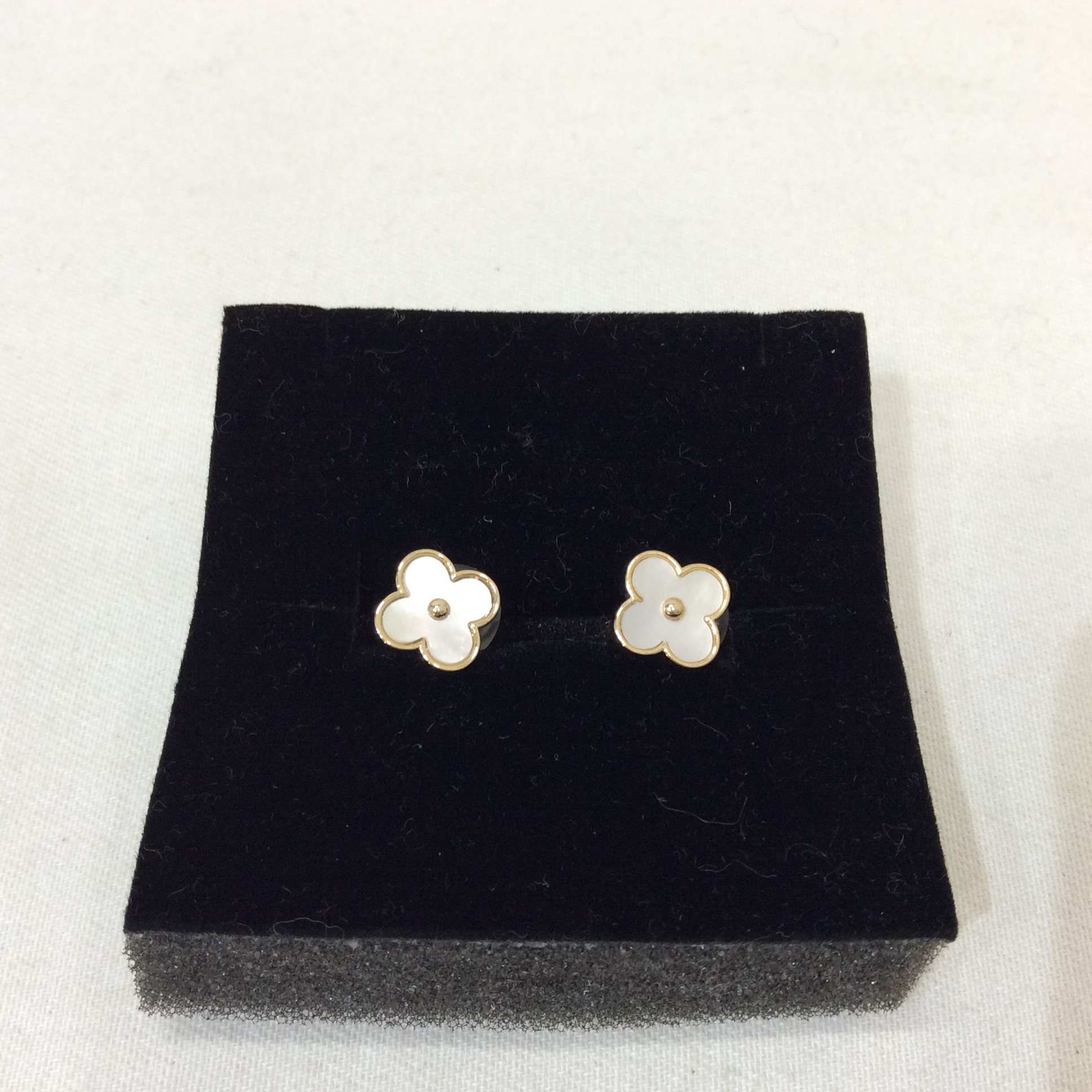 イヤリング 四つ葉 