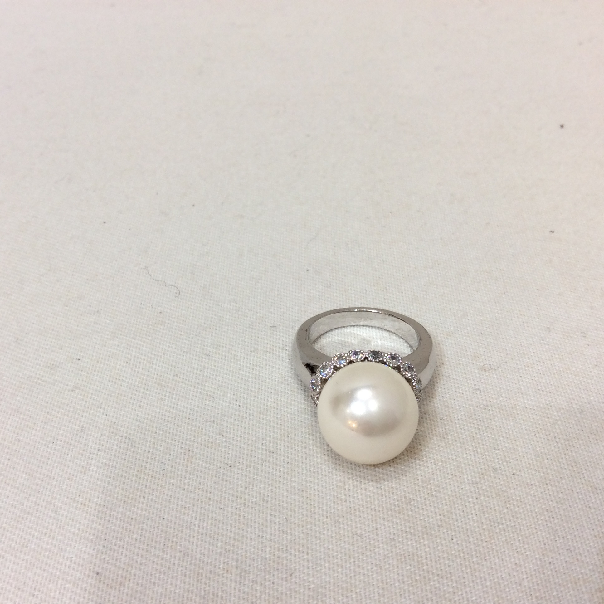 ファッションリング  パール風  14号