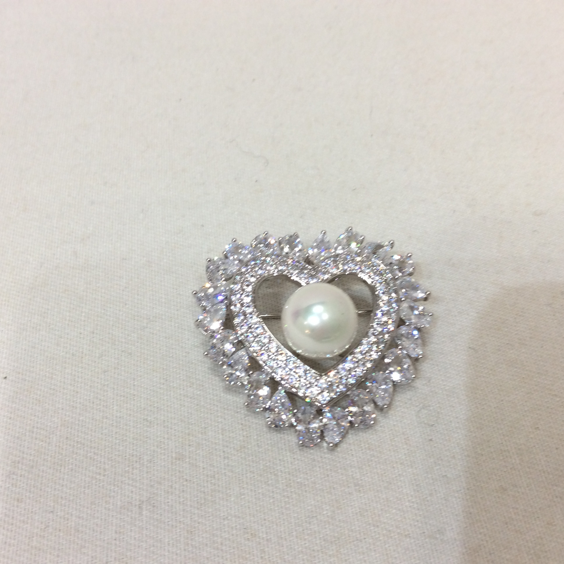 ファッション ブローチ  ハート