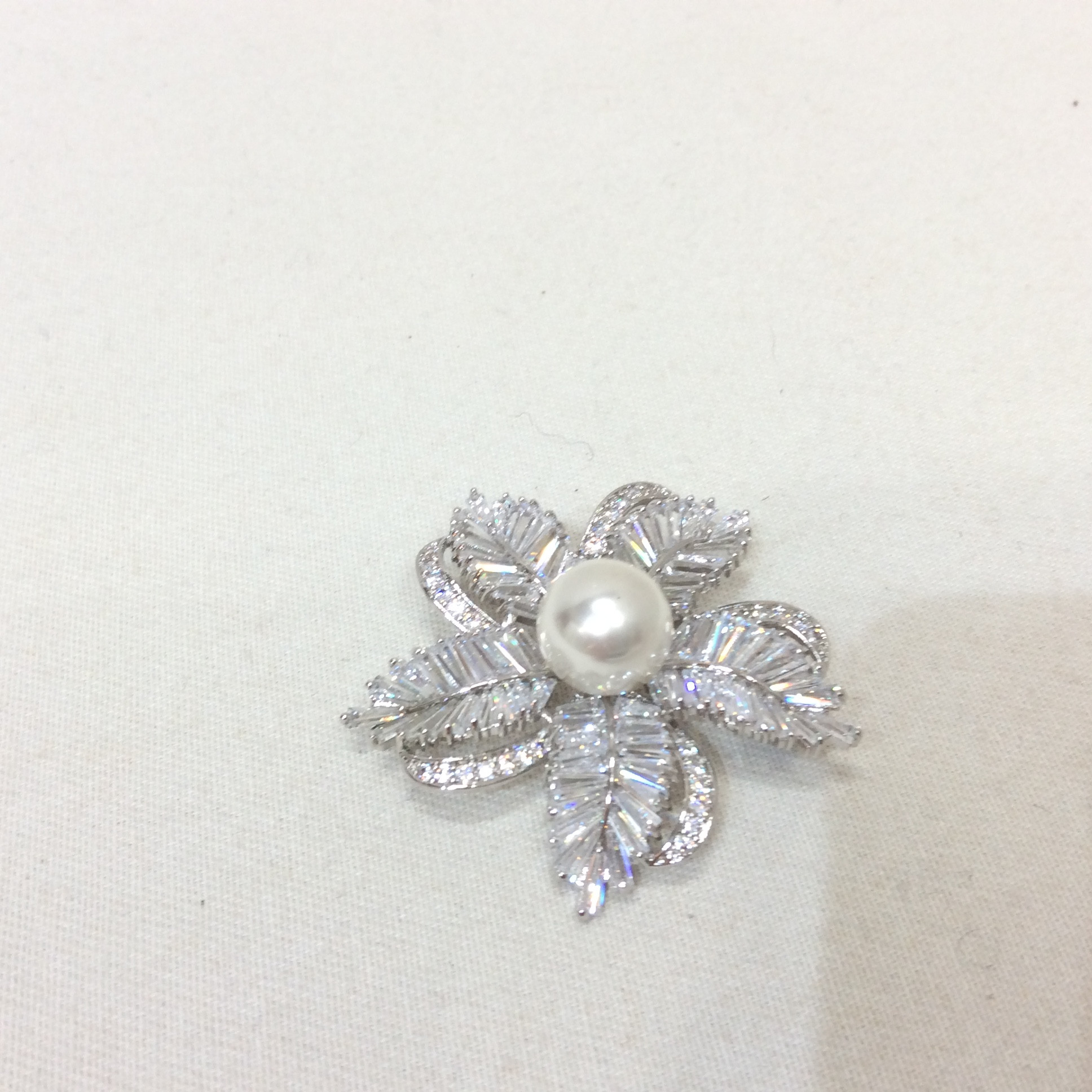 ファッション ブローチ  花