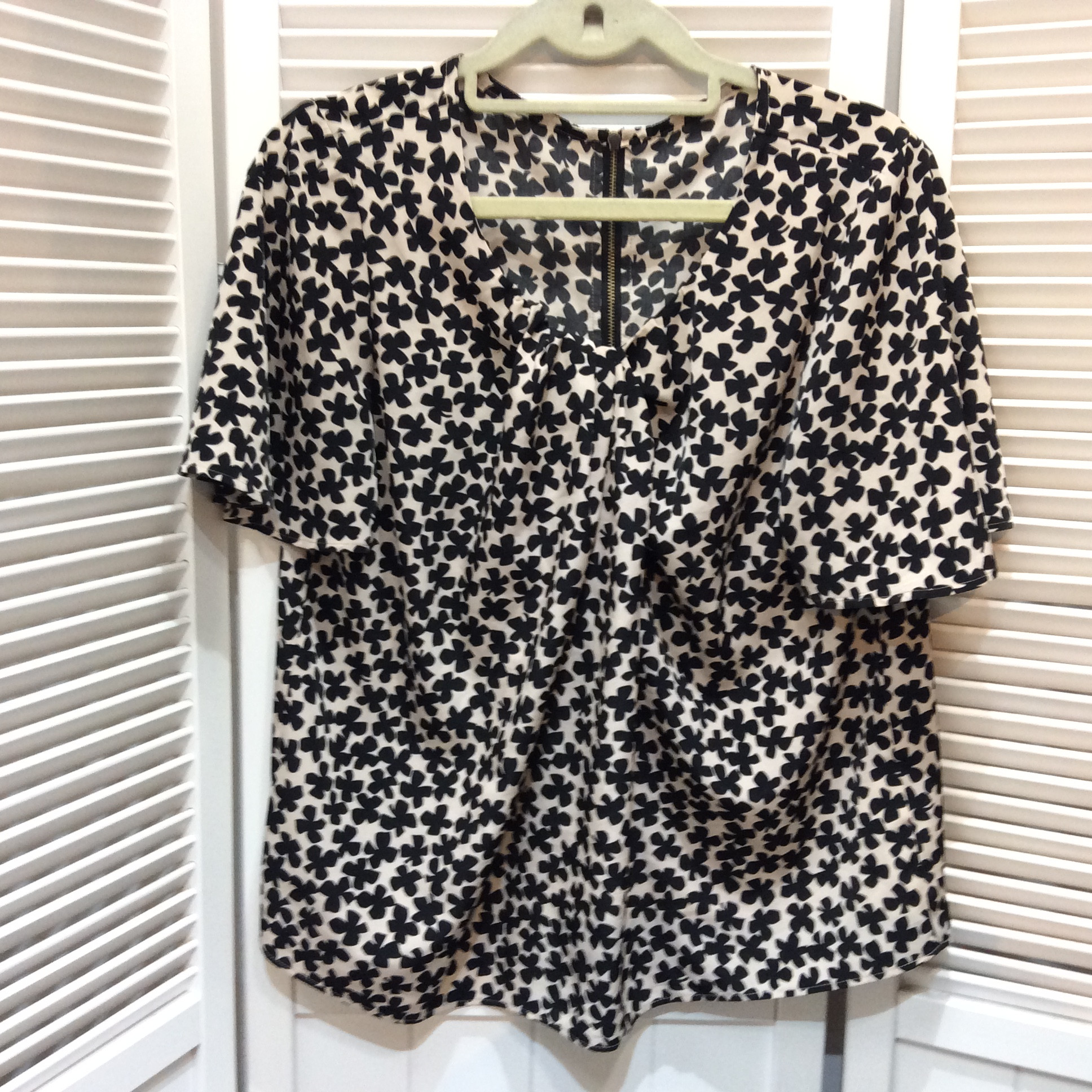 半袖ブラウス  サイズ38   ベージュ／ブラック  エトワール海渡