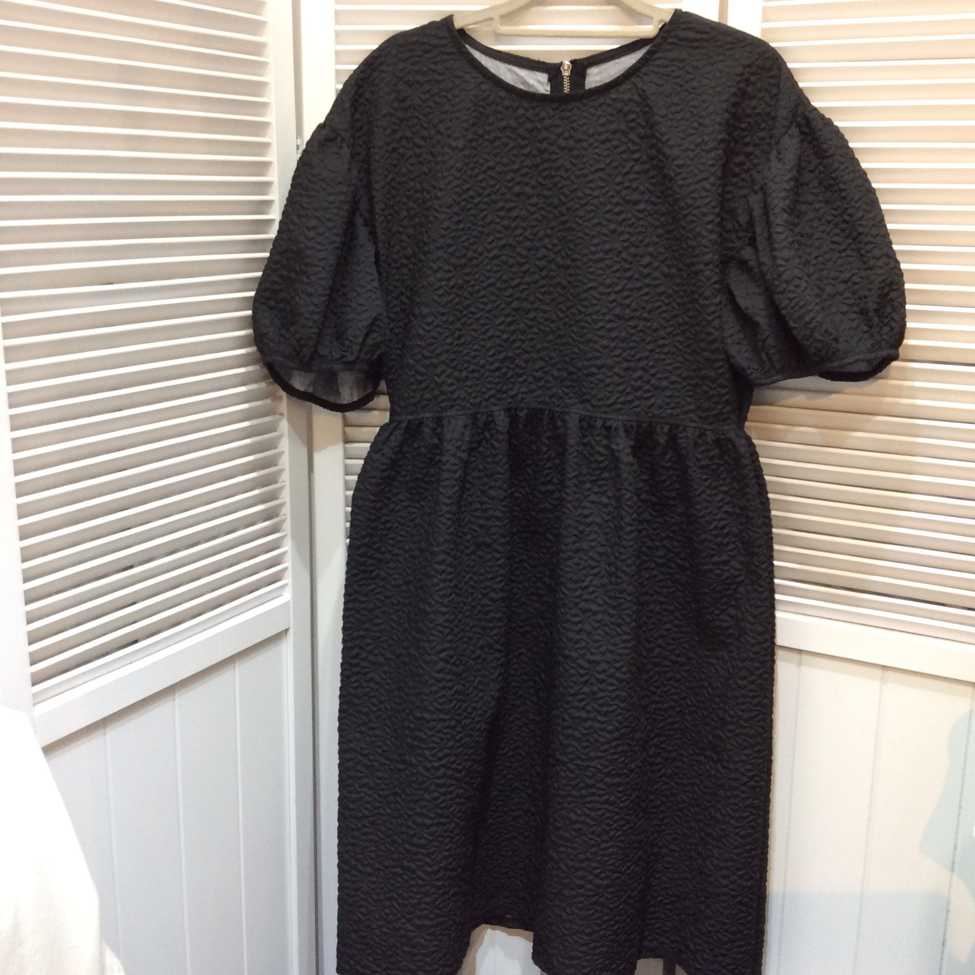 ボリューム袖ワンピース M〜L  ブラック