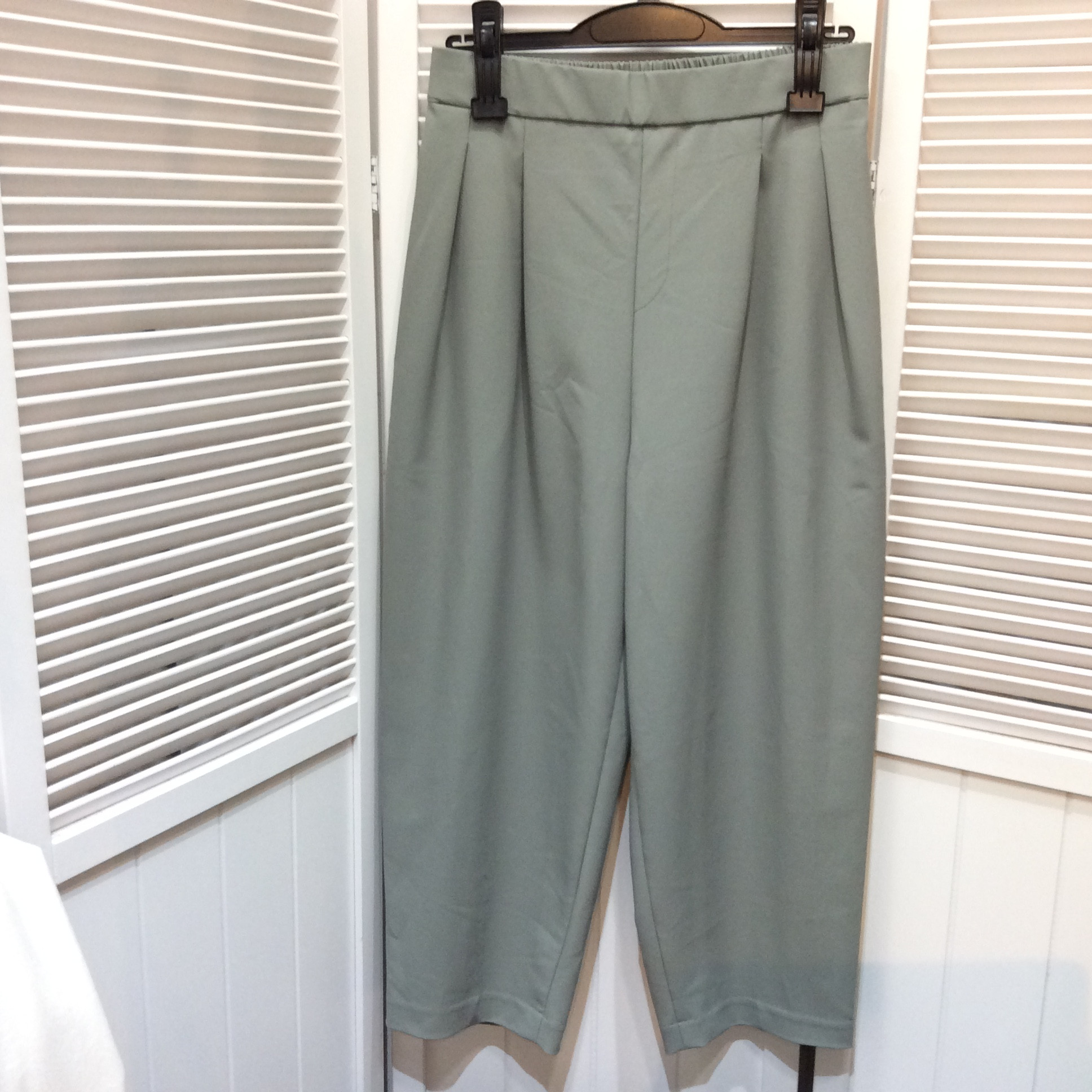 ワイドパンツ  Lサイズ  モスグリーン  美品