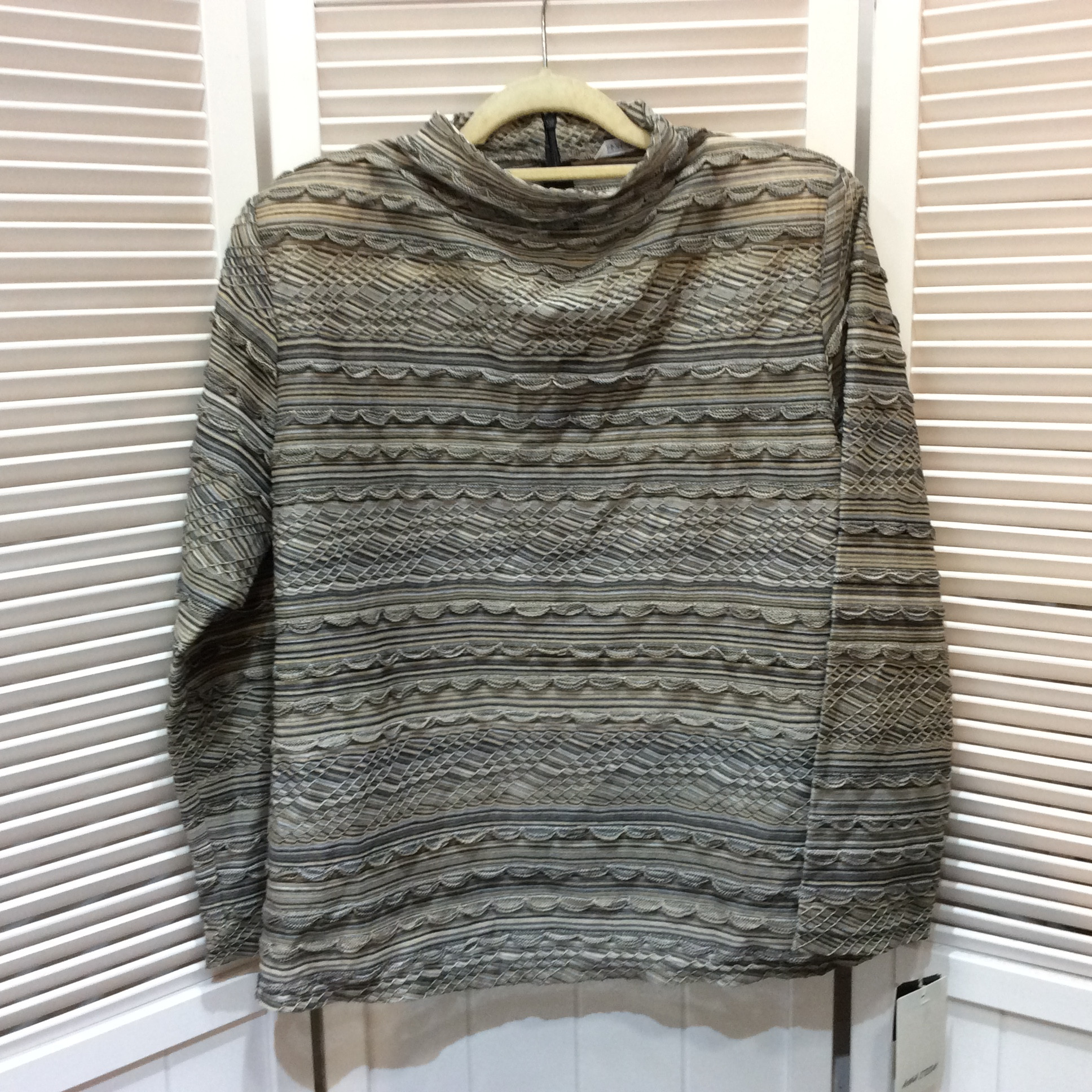 未使用☆アンナステーシア タートルカットソー グレー系