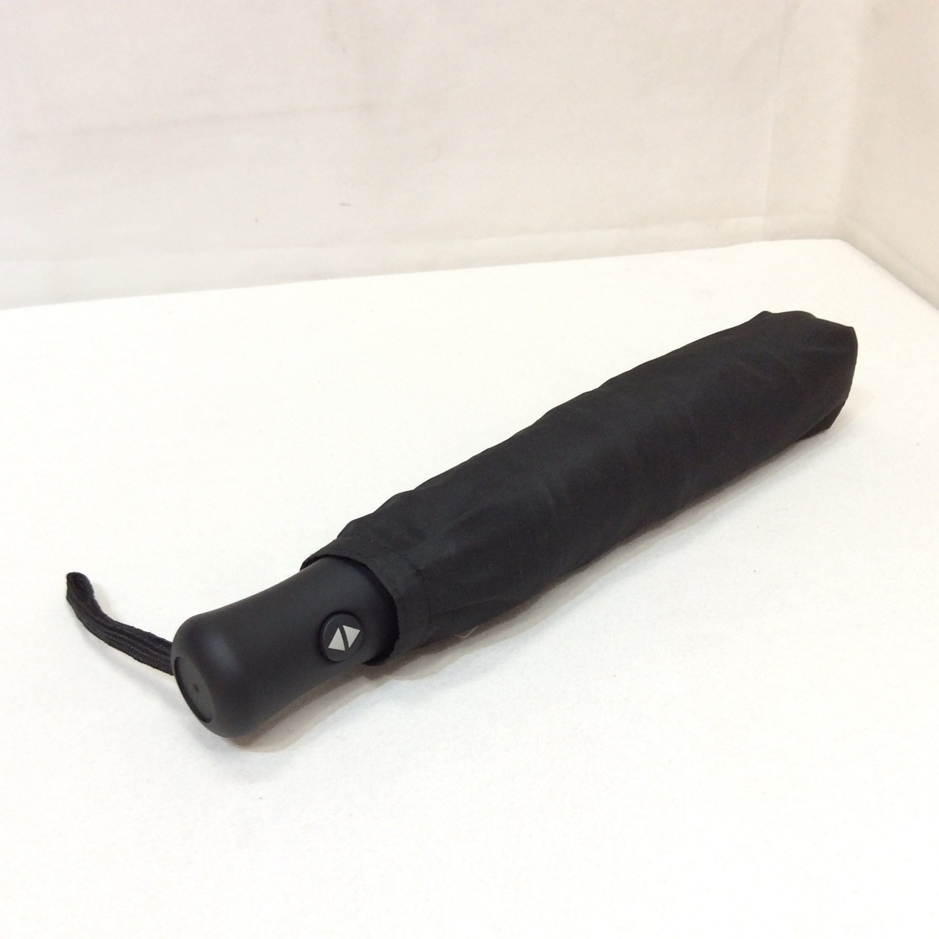 未使用 ユニクロ 折りたたみ雨傘  黒