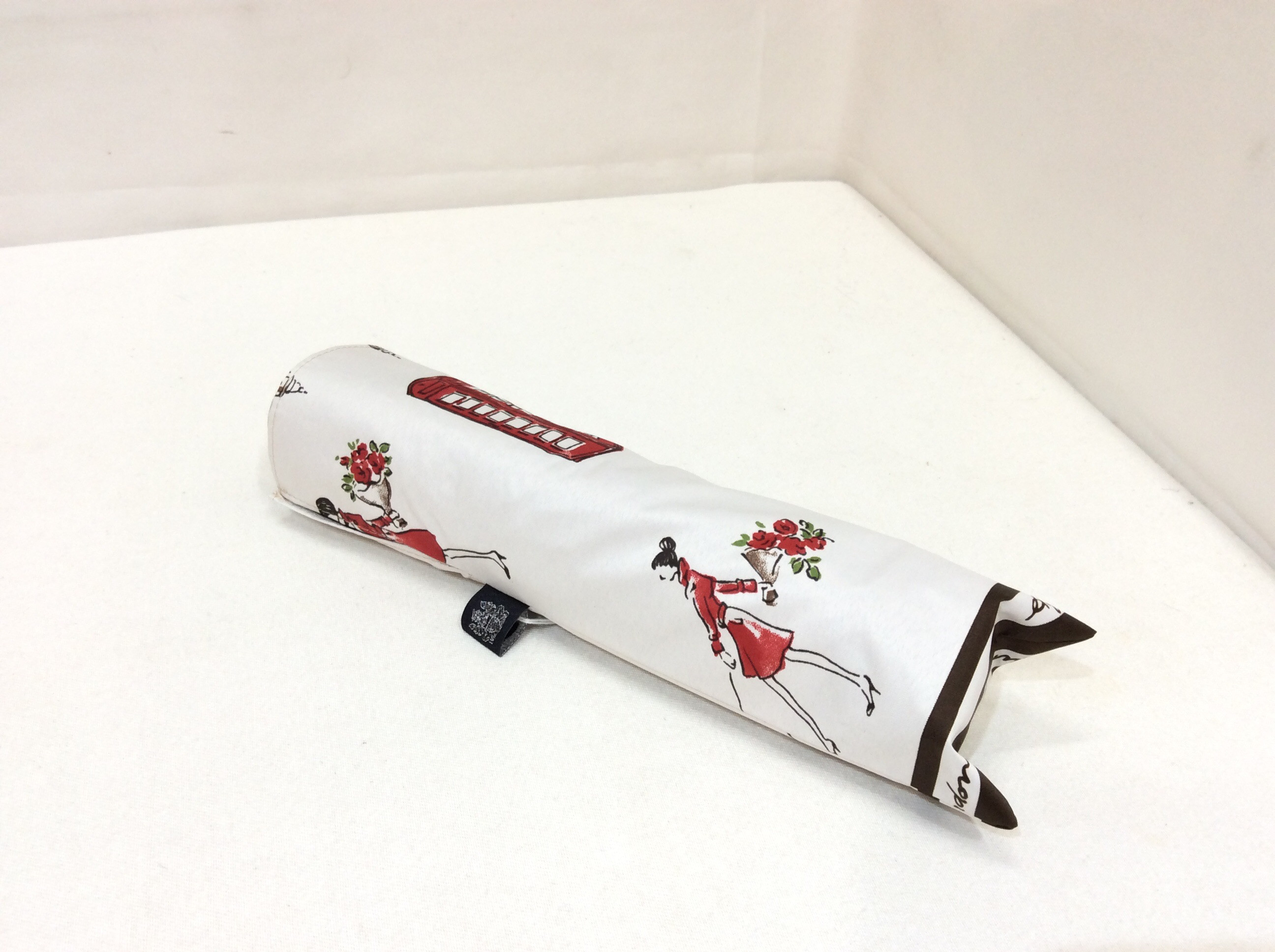 アクアスキュータム 晴雨兼用折りたたみ傘 サマーシールド  ベージュ／ロンドン  美品