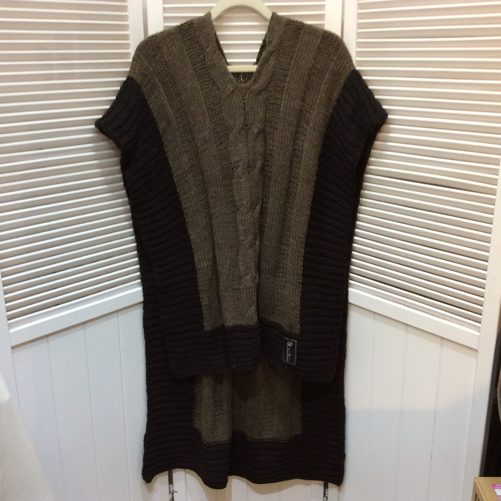 未使用☆ニットケープ ポンチョ F ブラウン