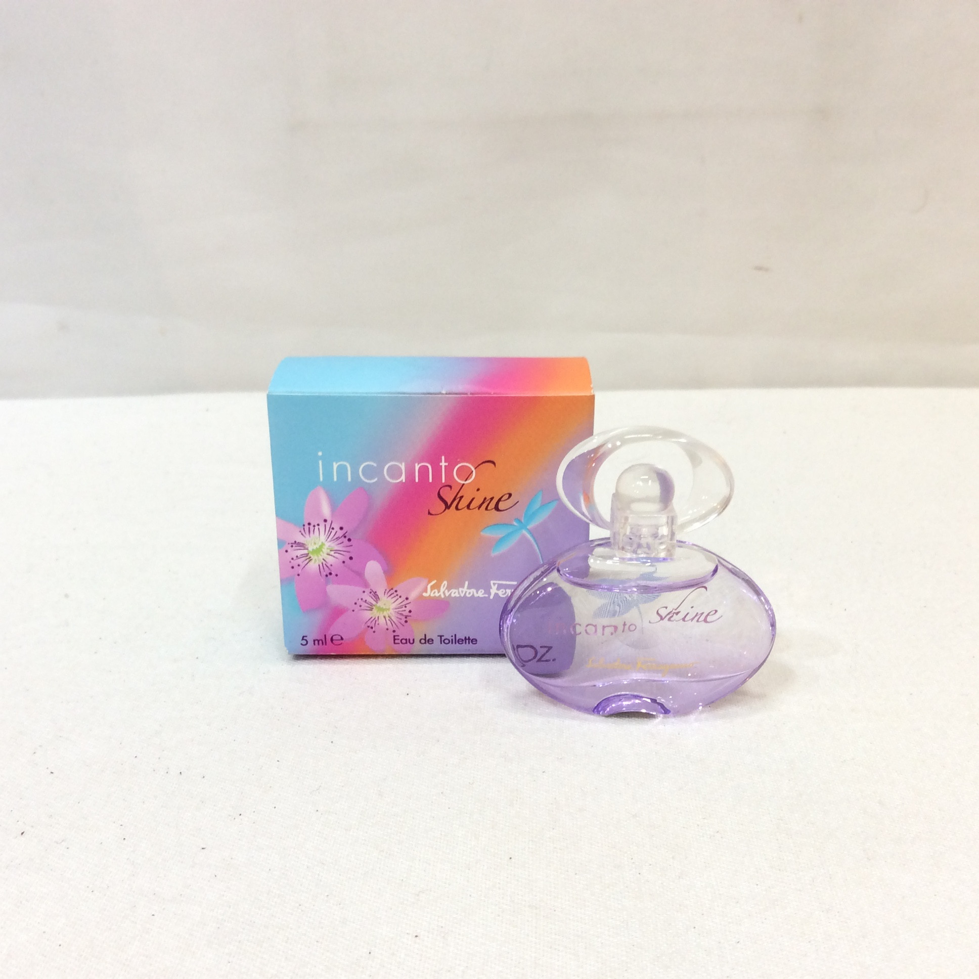 未使用 フェラガモ インカントシャイン ミニトワレ