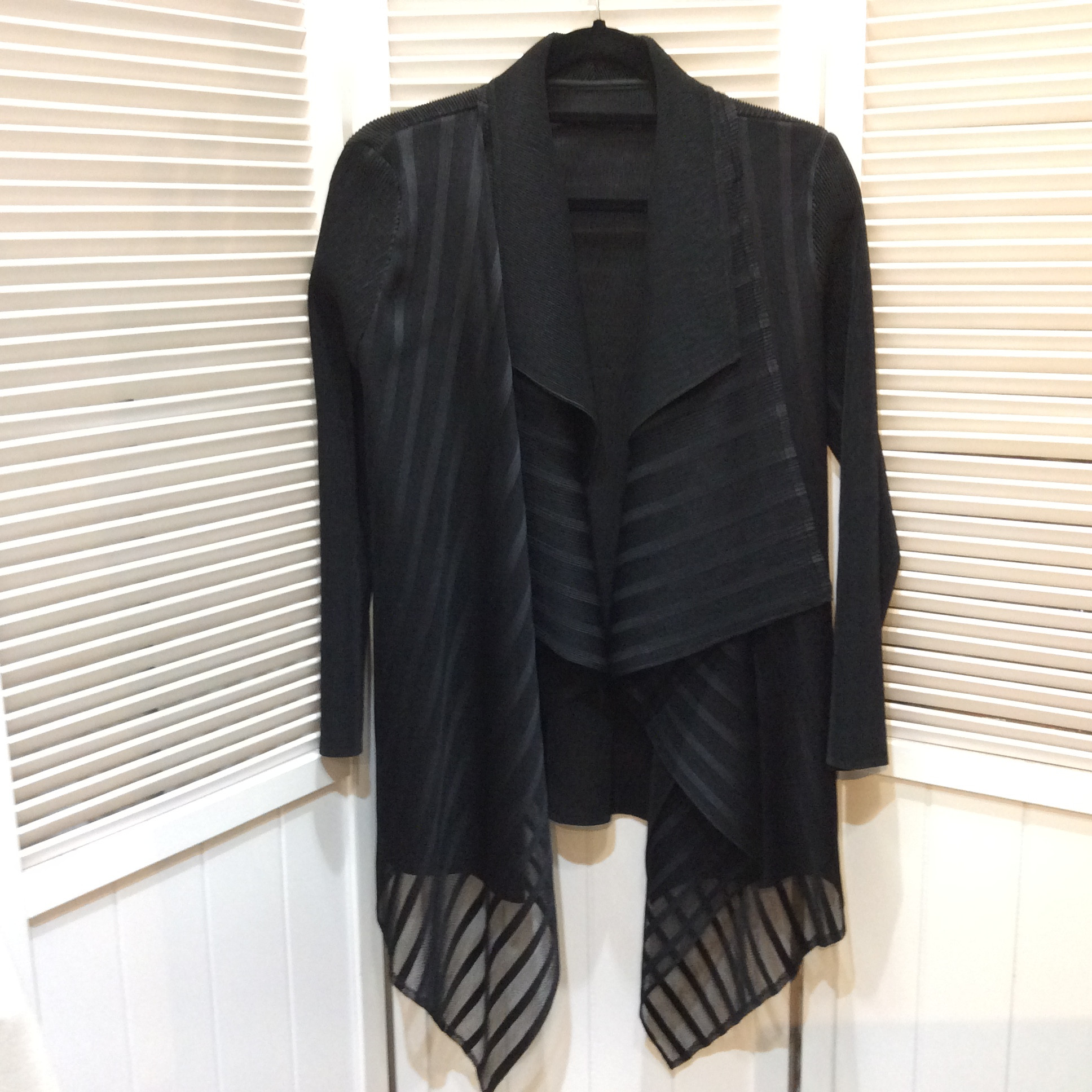プリーツカーディガン Lサイズ 黒  美品