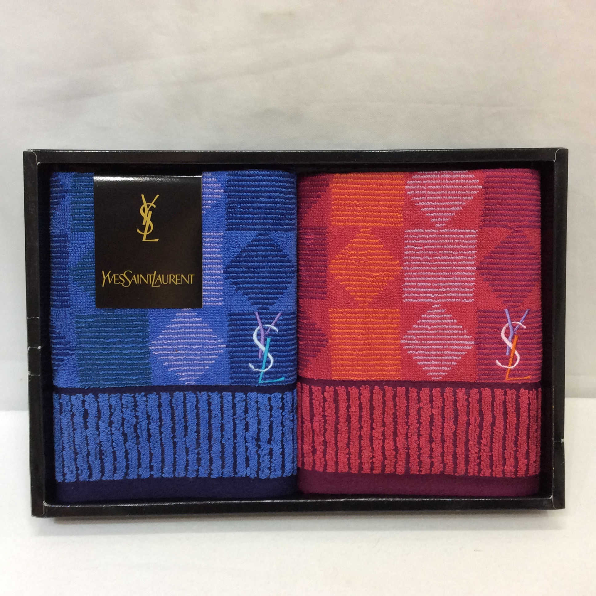 未使用☆イヴ・サンローラン フェイスタオル2枚セット