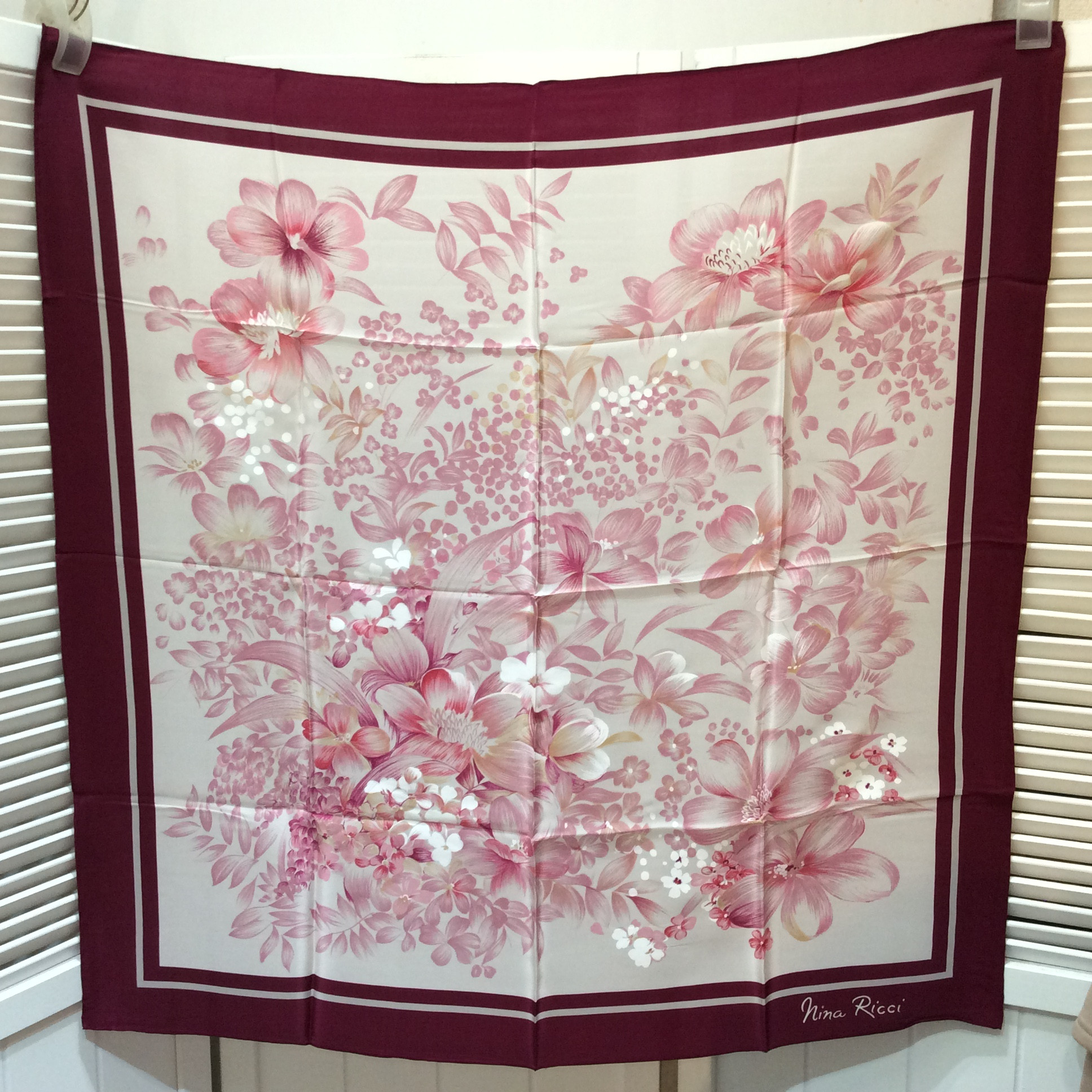 未使用☆NINA RICCI ニナリッチ シルクスカーフ