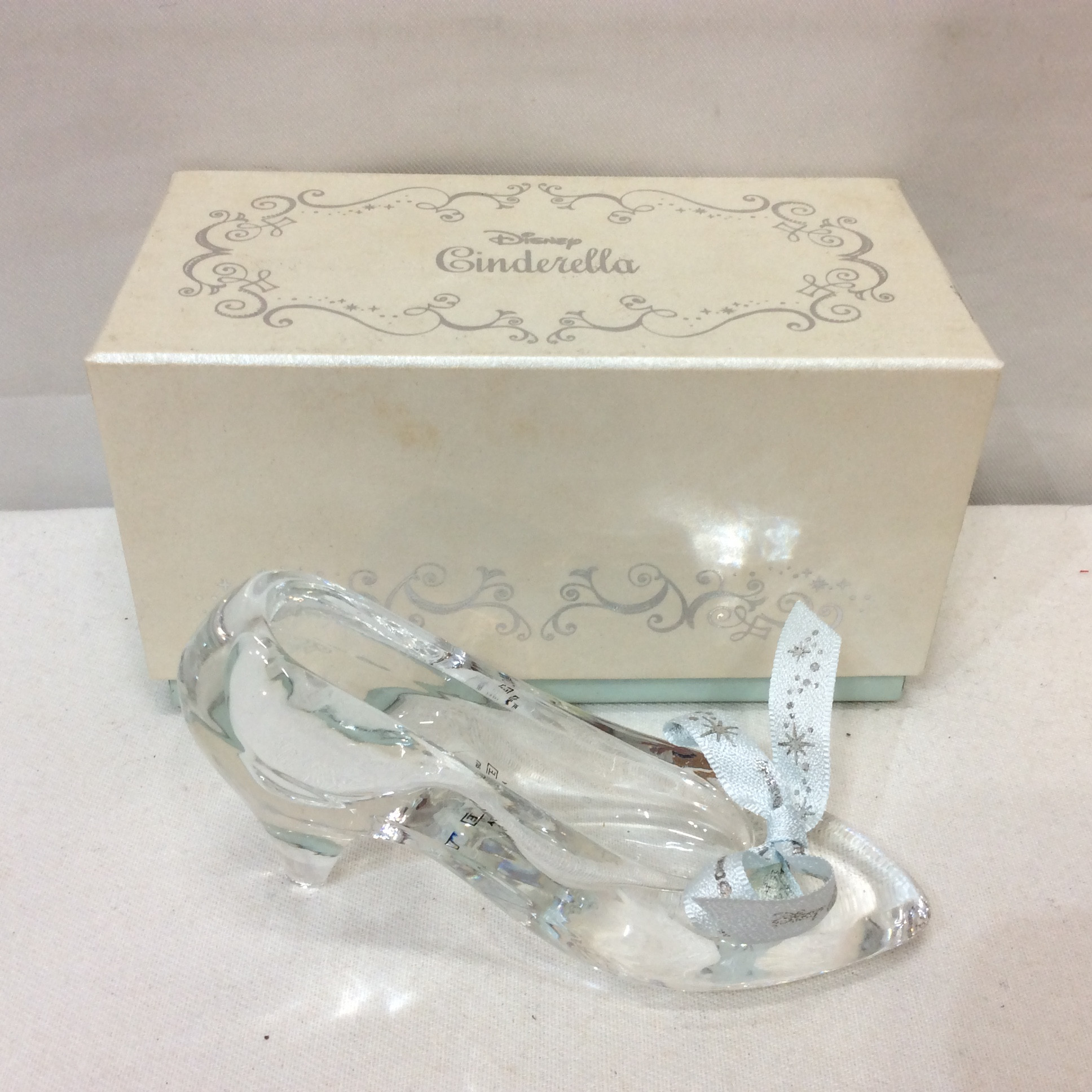 Disney ディズニー シンデレラ ガラスの靴 置物 箱付き