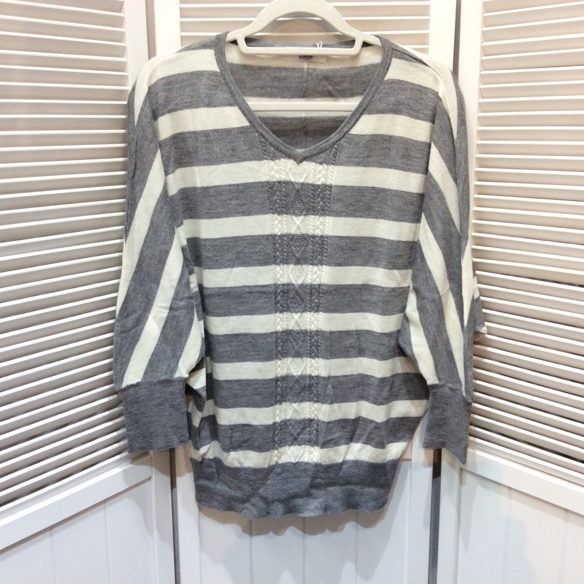 ジェイプレス   Vネックセーター Lサイズ グレーボーダー