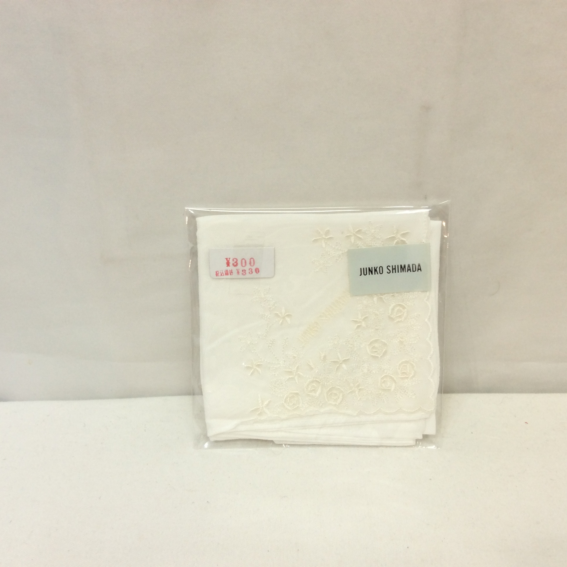 新品 ジュンコシマダ  ハンカチ ホワイト／刺繍  No8