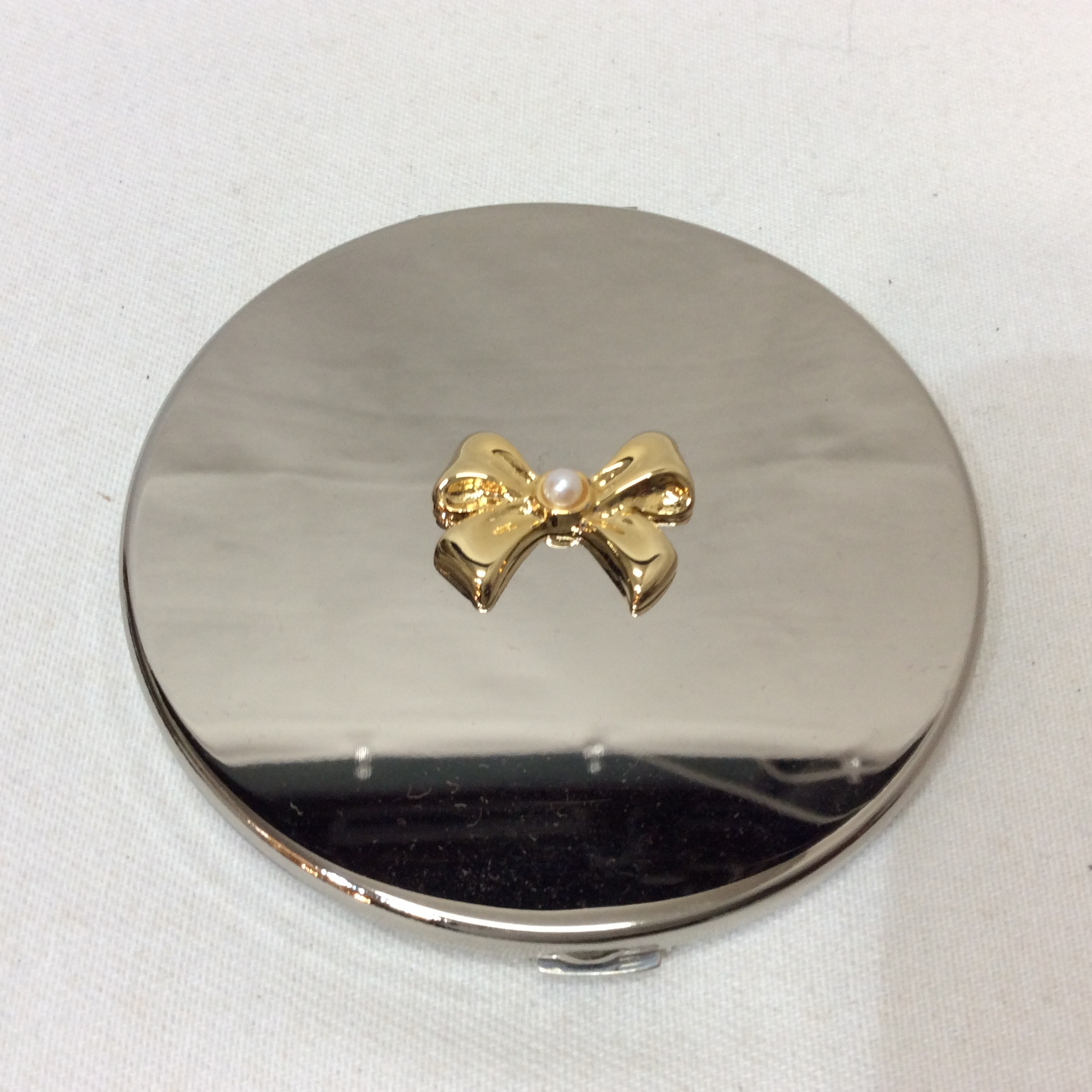 未使用☆MIKIMOTO ミキモト パール付き コンパクトミラー 箱付き