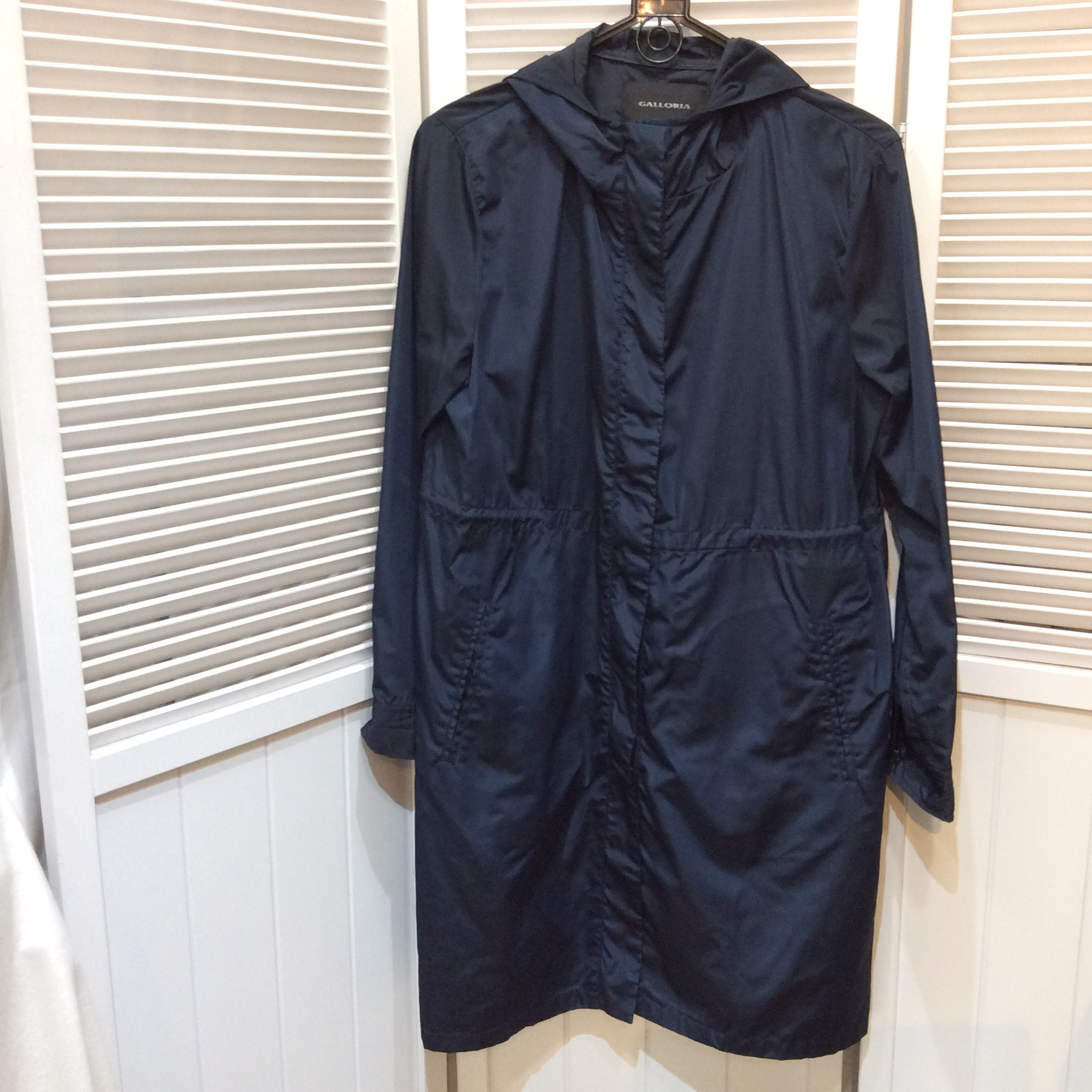 フード付き ポケッタブルナイロンコート  Lサイズ  ネイビー