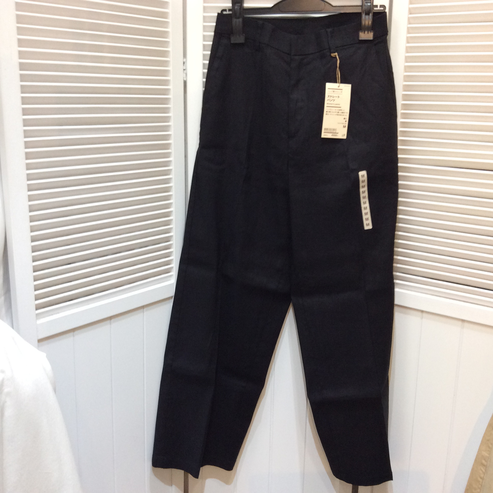 未使用 無印良品 ストレートパンツ Mサイズ 黒