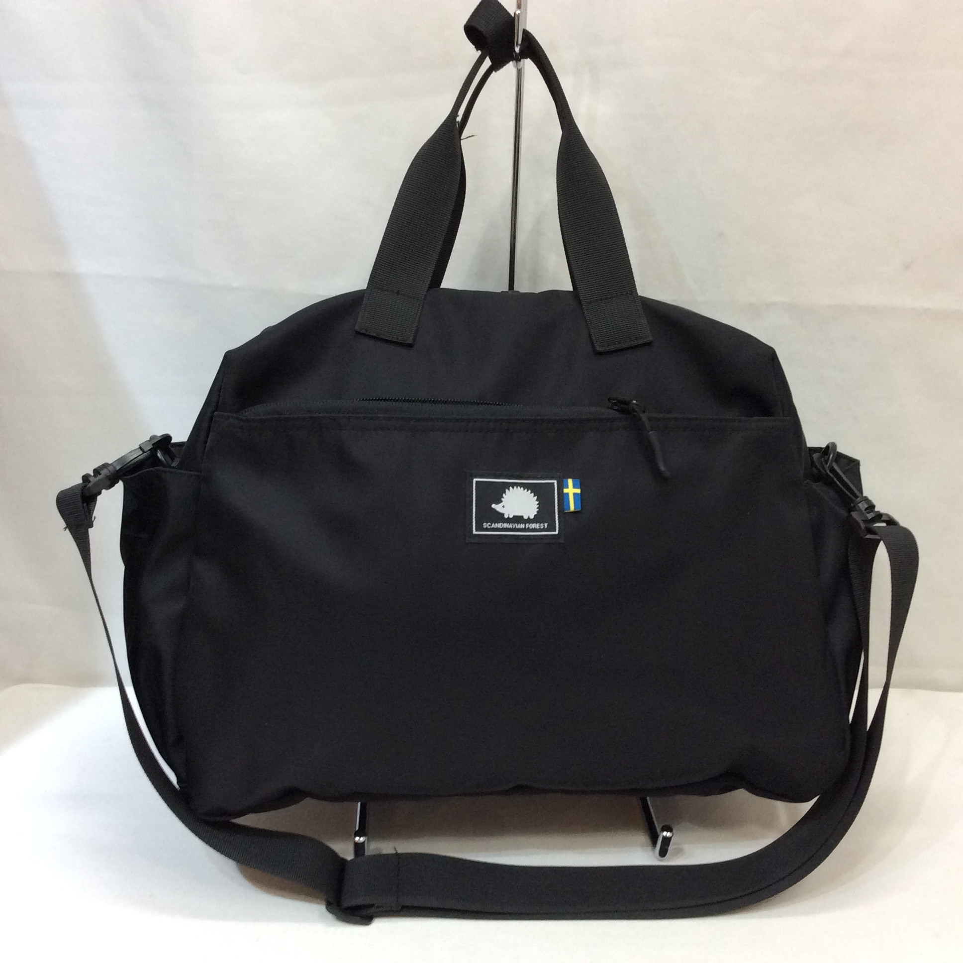スカンジナビアフォレスト ショルダー付きナイロンバッグ ブラック