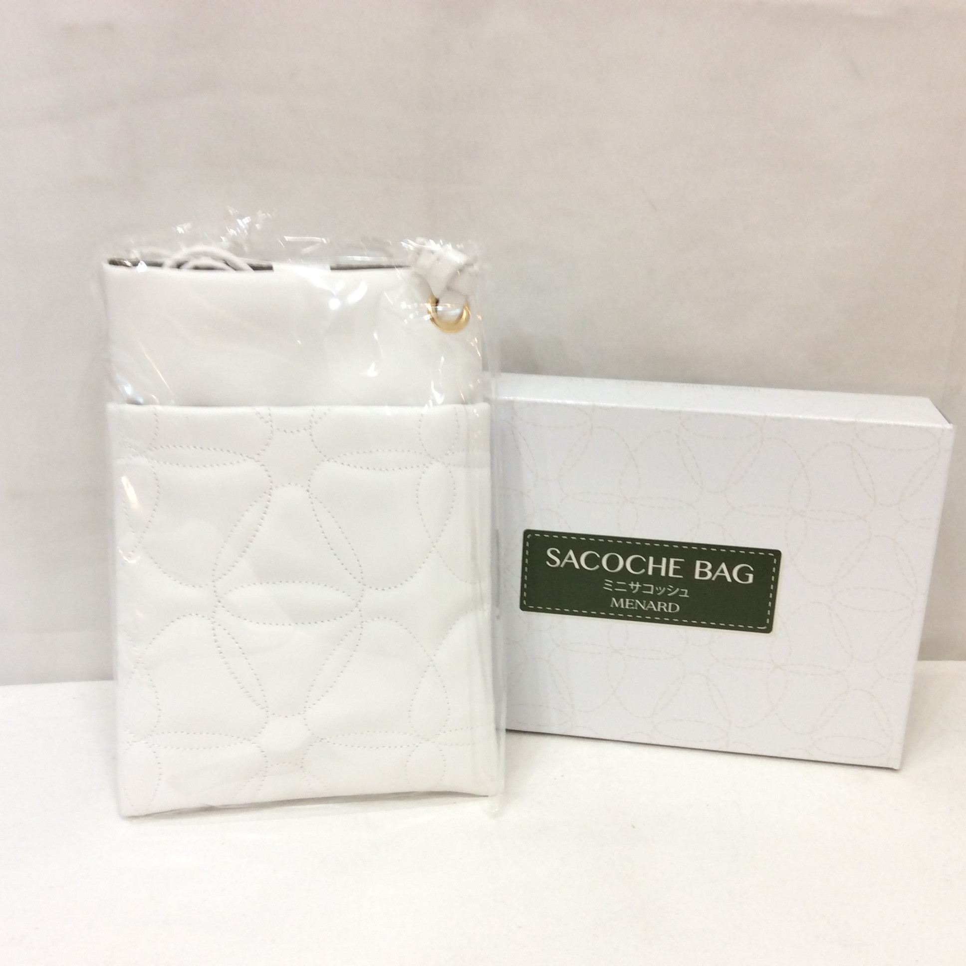 未使用 メナード 非売品  ショルダーポーチ  ホワイト