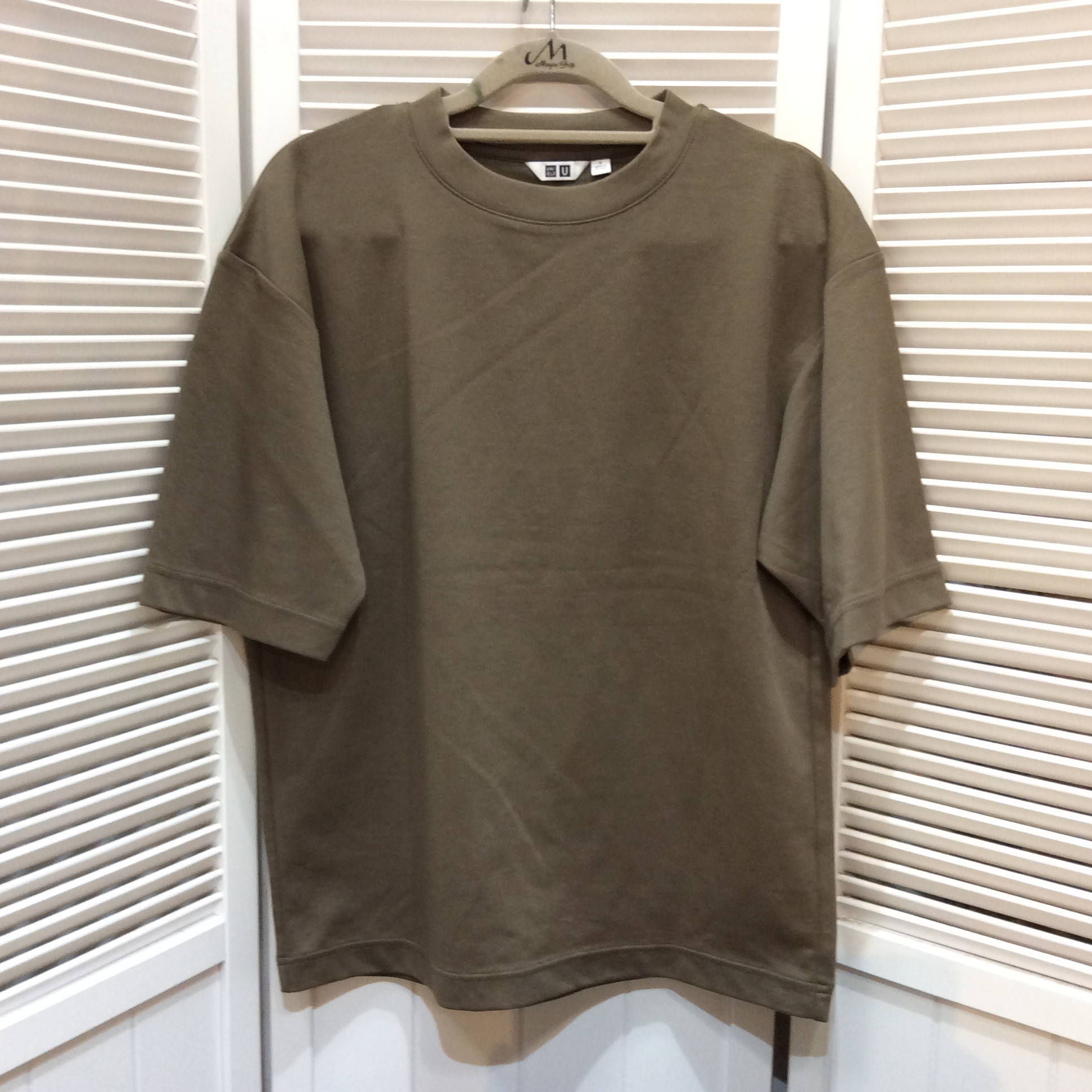 未使用 ユニクロU エアリズムTシャツ  メンズS  カーキ