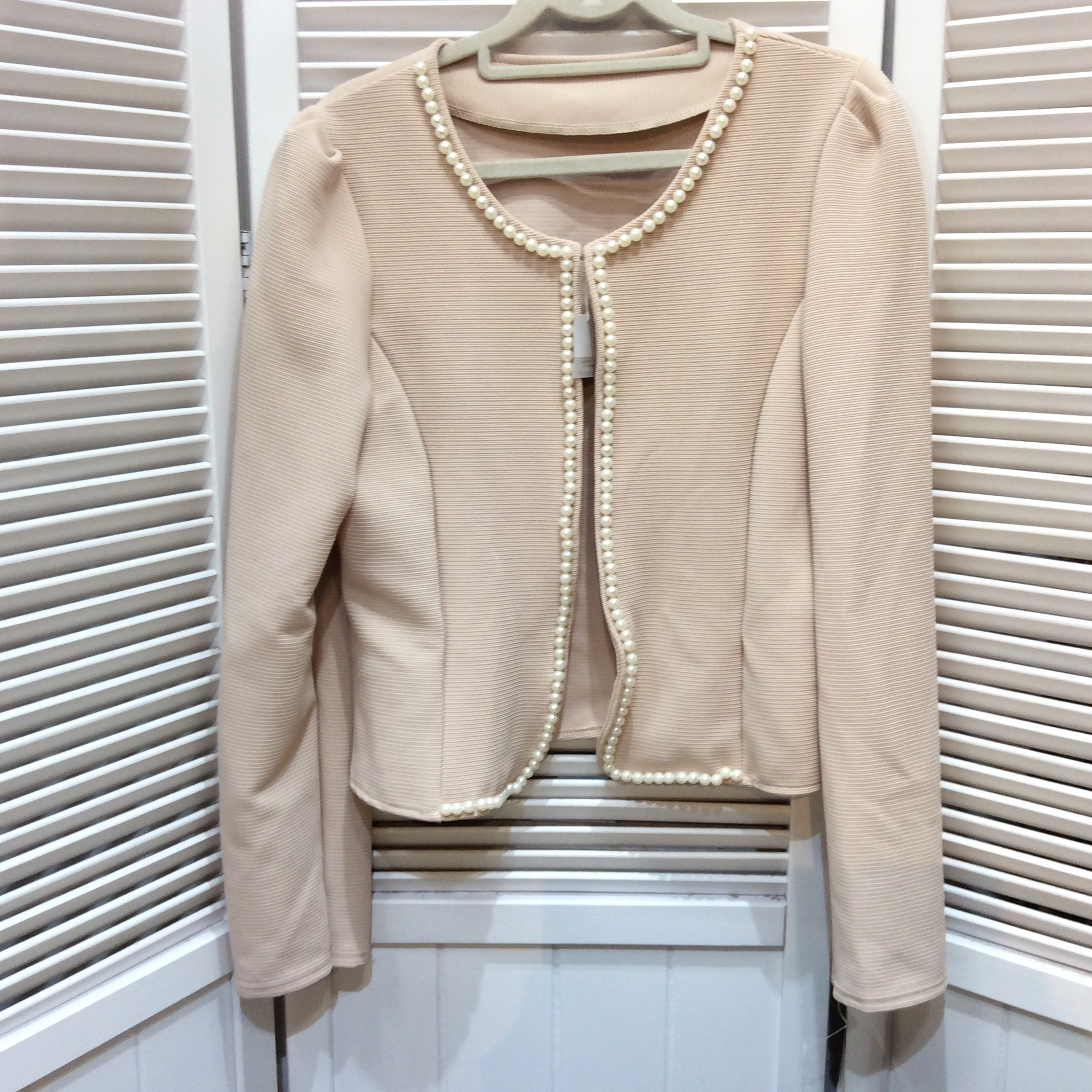 未使用 ショートジャケット サイズ2   ピンク／パールビーズデザイン