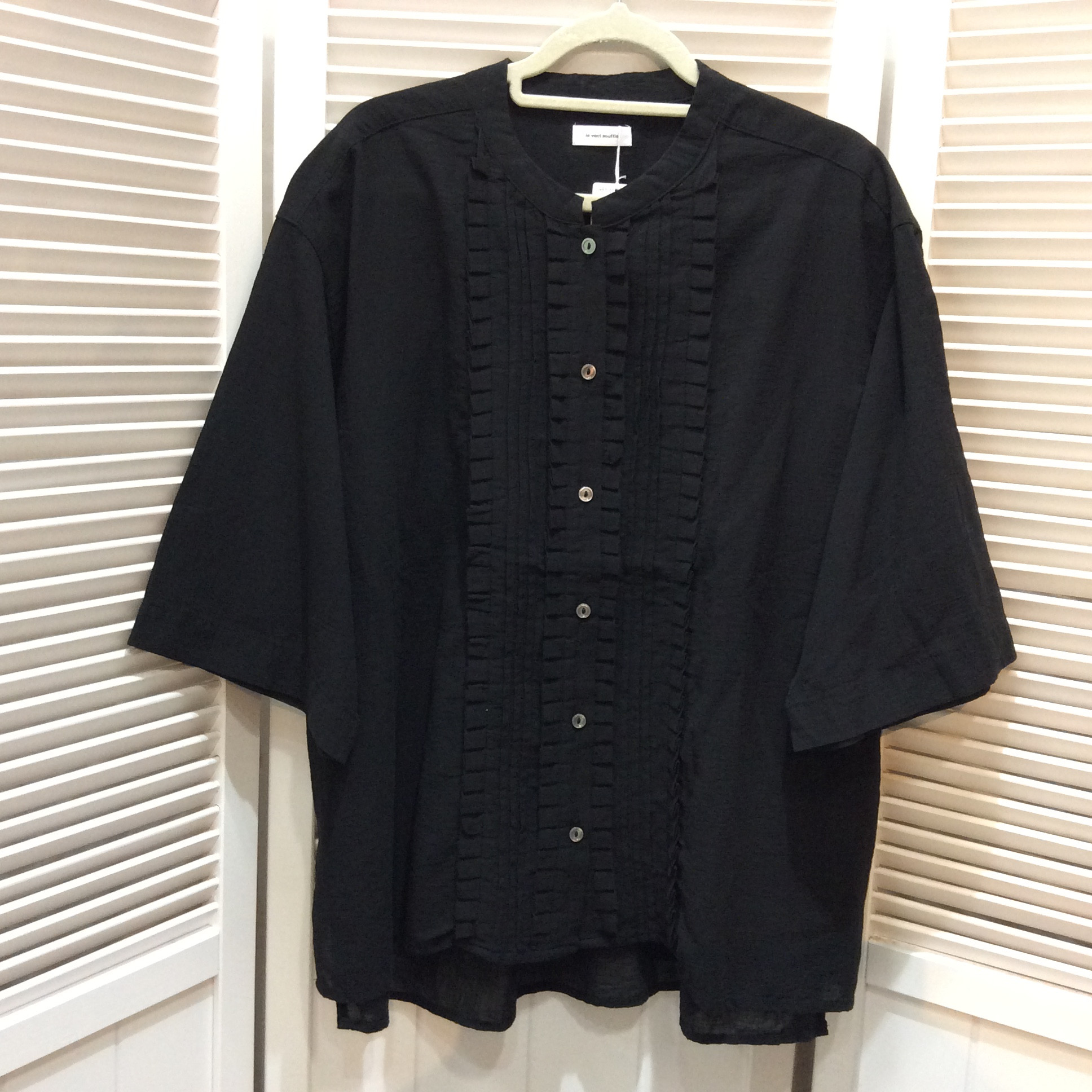 未使用 Le vent souffle セレクトショップ購入 五分袖ブラウス フリーサイズ   ブラック／フリル