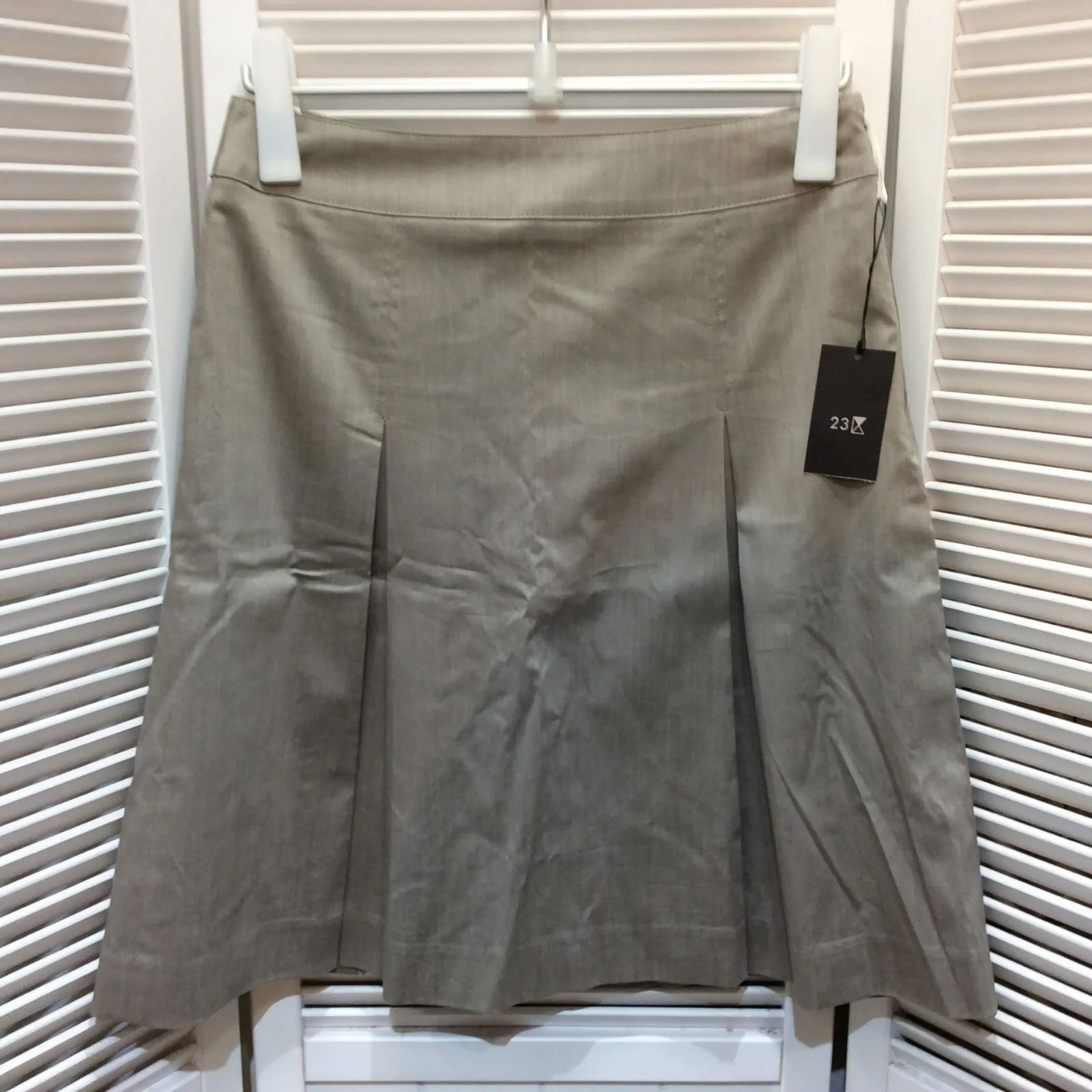 未使用☆23区 スカート 40 グレー オンワード樫山