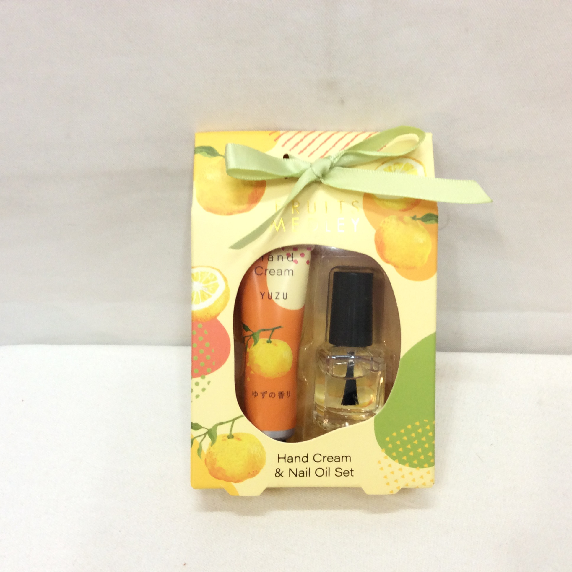 新品 フルーツメドレー ハンドクリーム＆ネイルオイルセット  柚子の香り