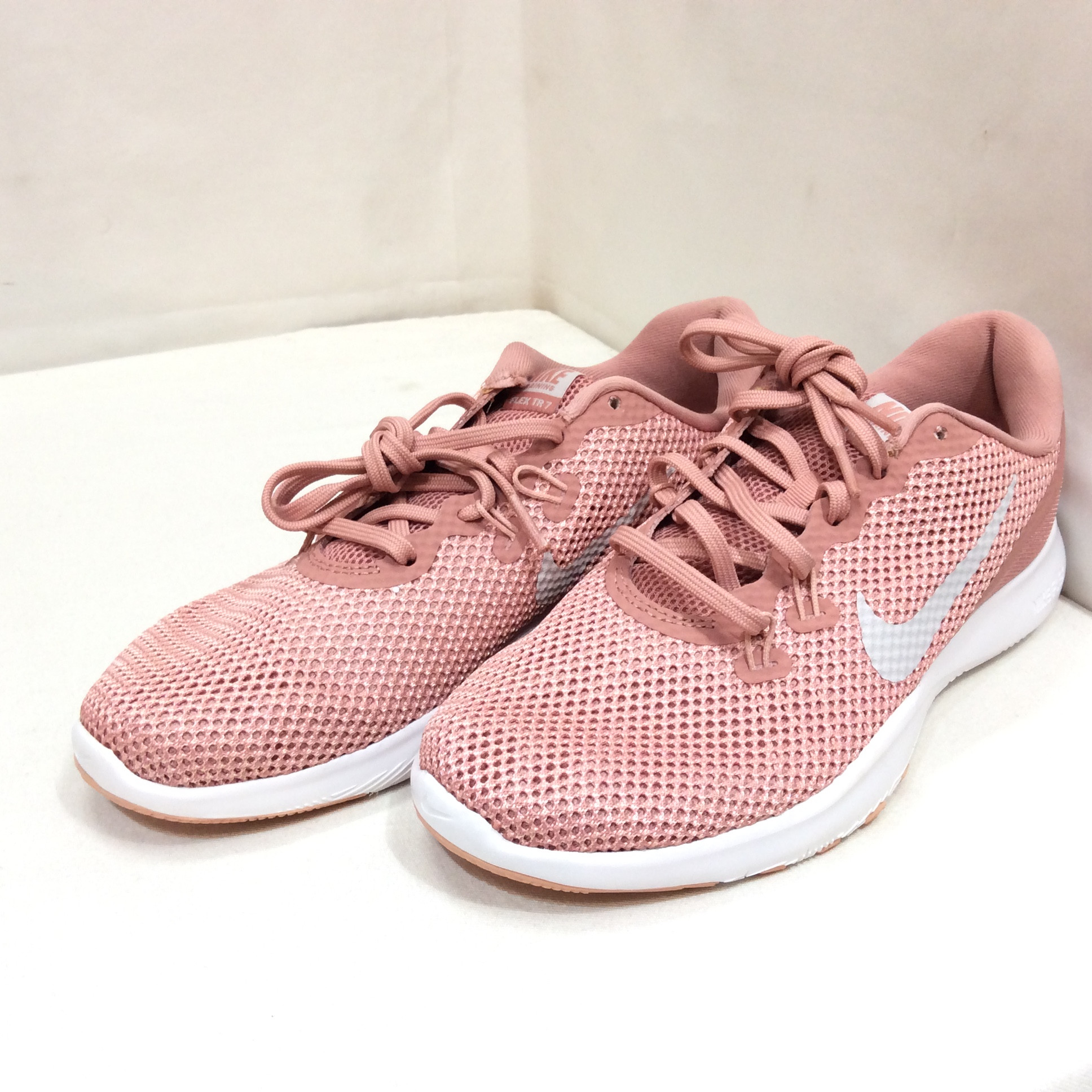 未使用 ナイキ 軽量スニーカー 24.5cm ピンク