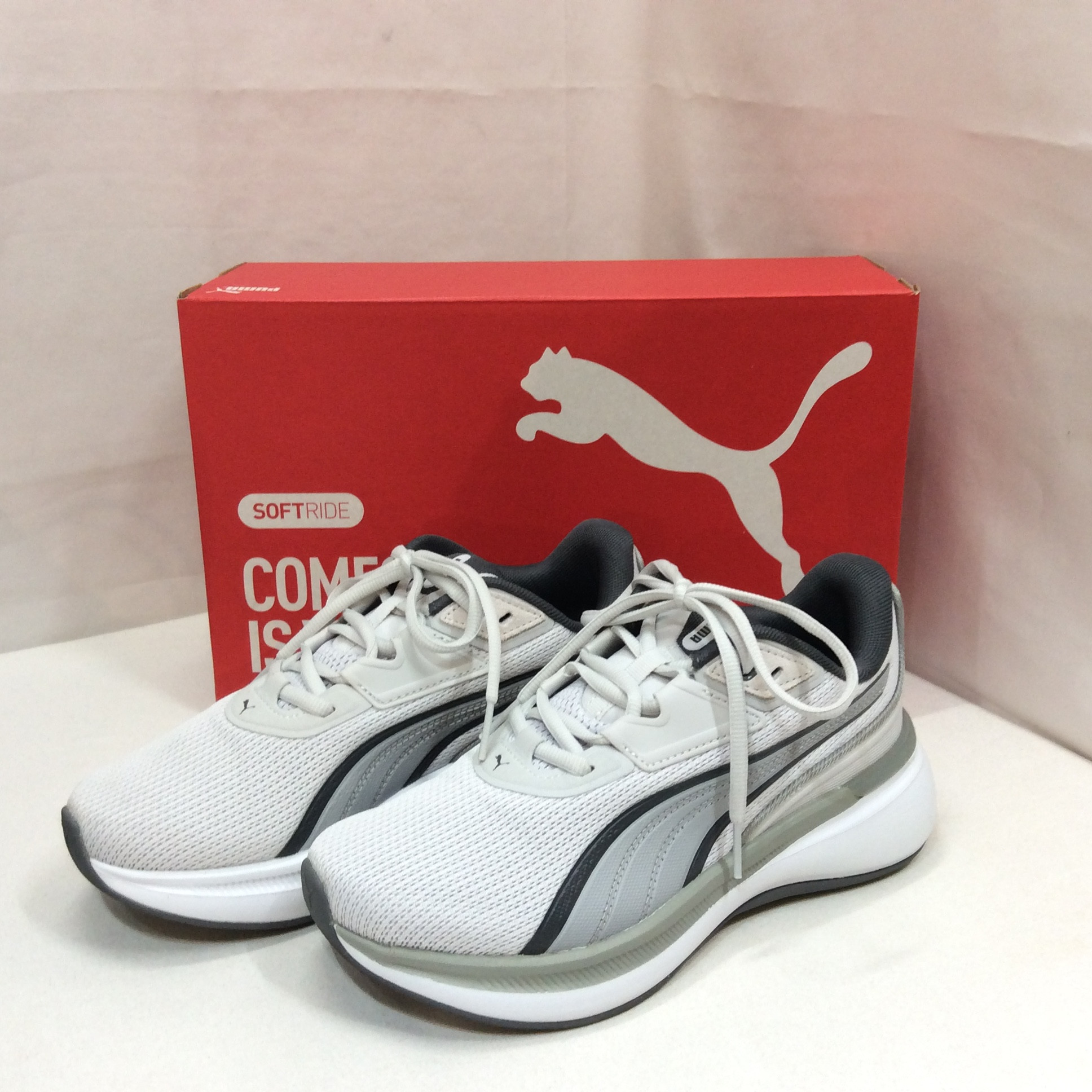 未使用 プーマ スニーカー 23.5cm  ホワイト×グレー