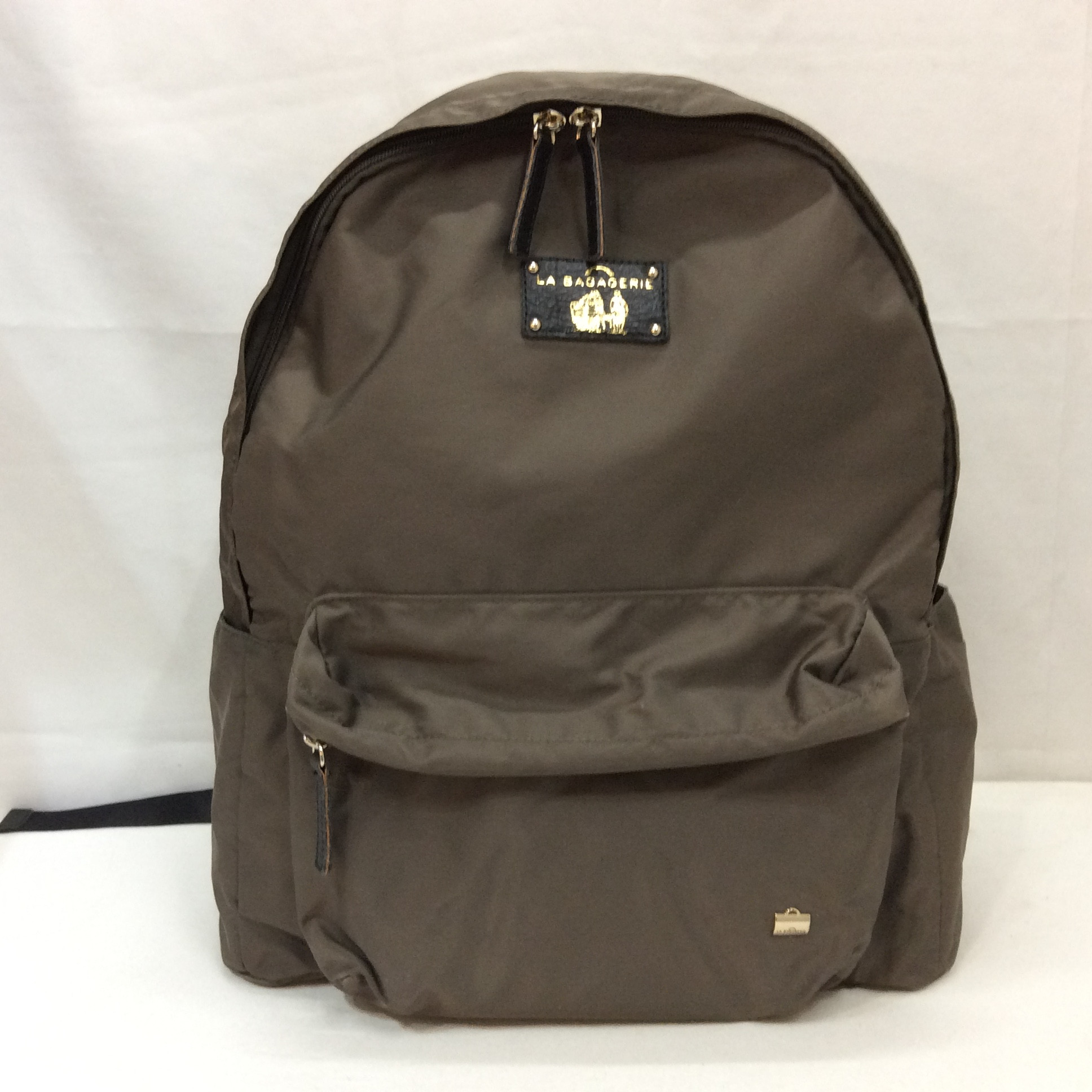 2回使用 LA BAGAGERIE ナイロンリュック  カーキ  