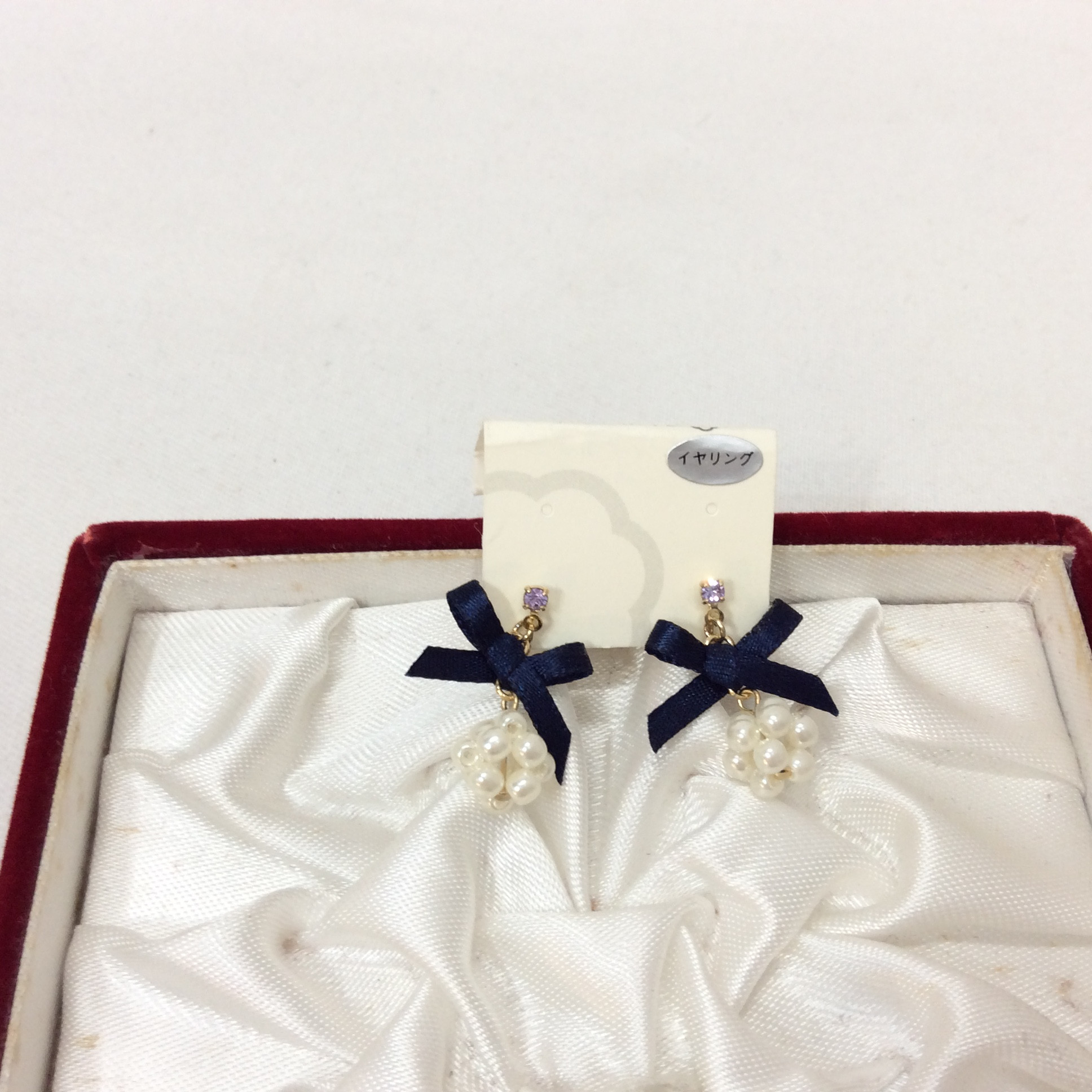 未使用 ITS’DEMO ファッションイヤリング  ネイビーリボン