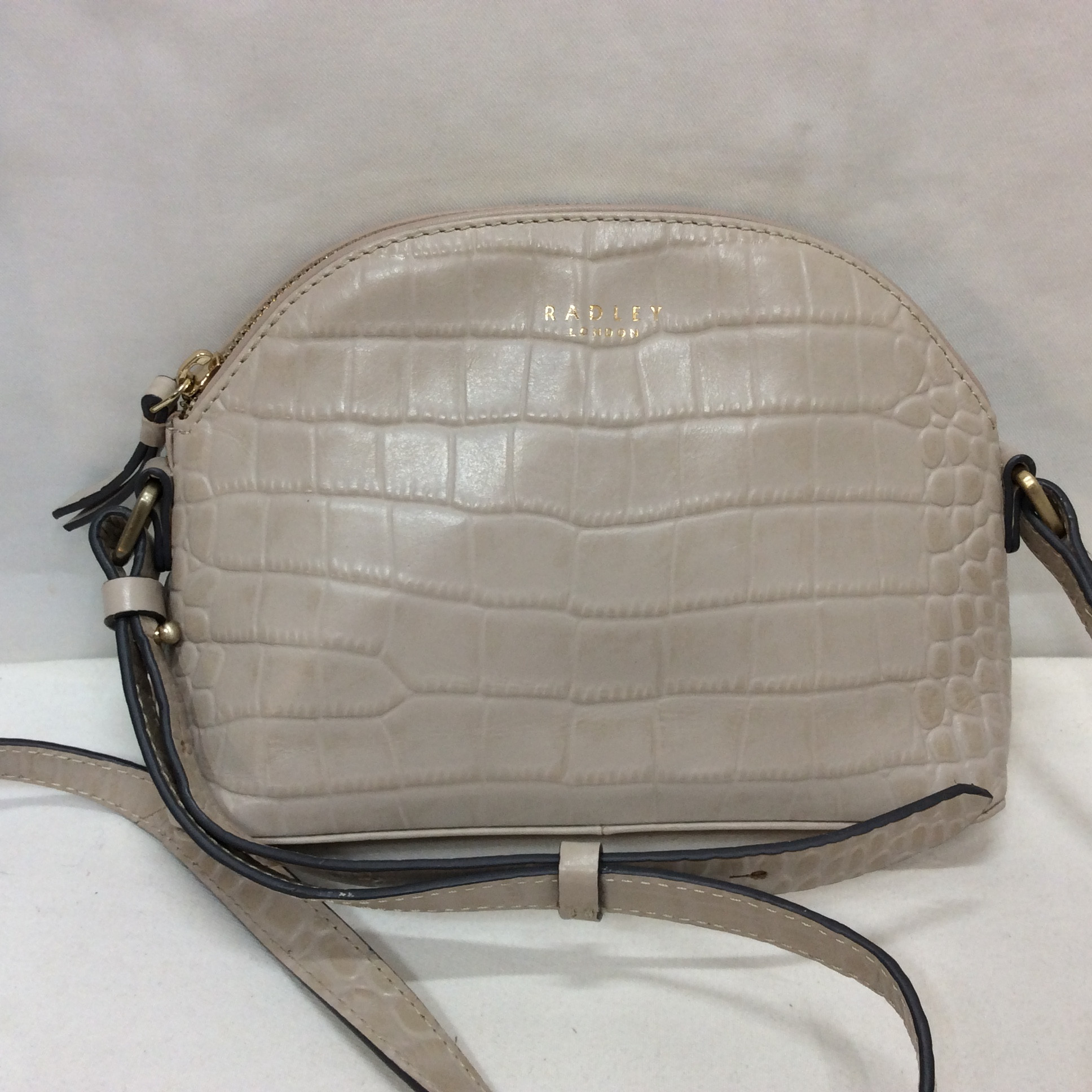 RADLEY LONDON ラドリー レザー型押しショルダーバッグ グレー