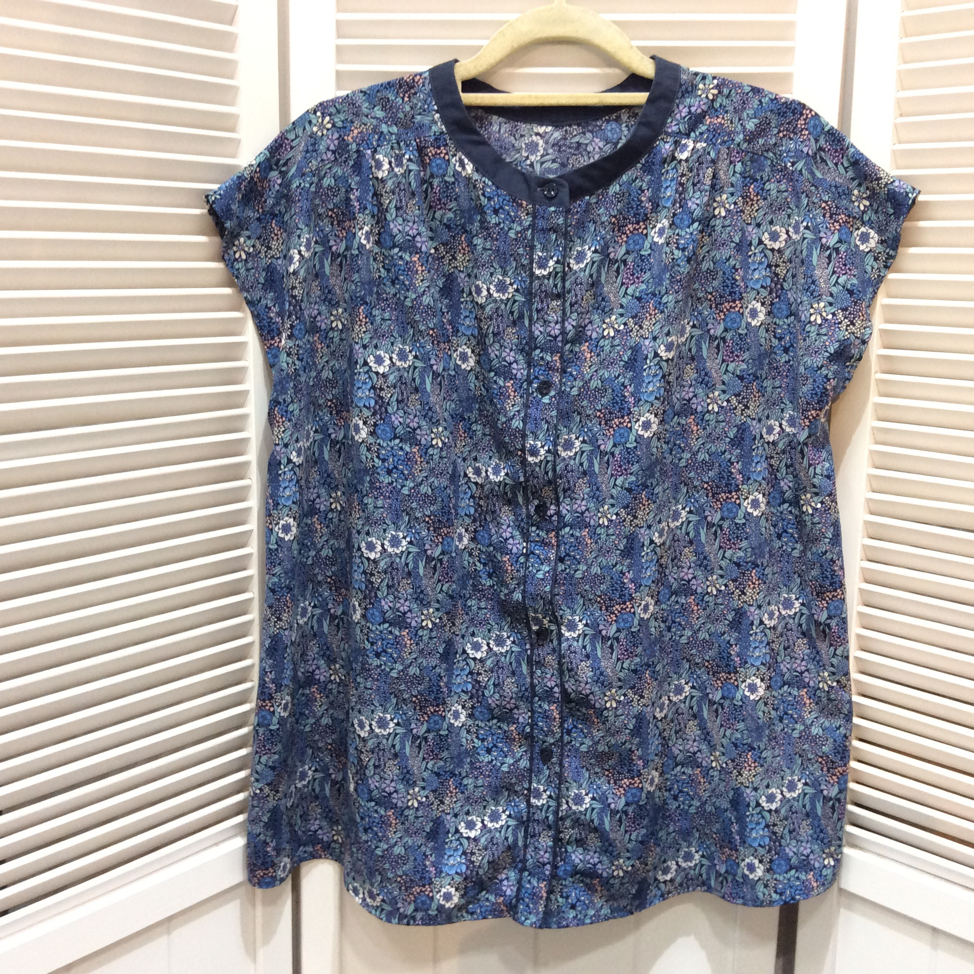 フレンチスリーブ ブラウス Lサイズ  ブルー花柄