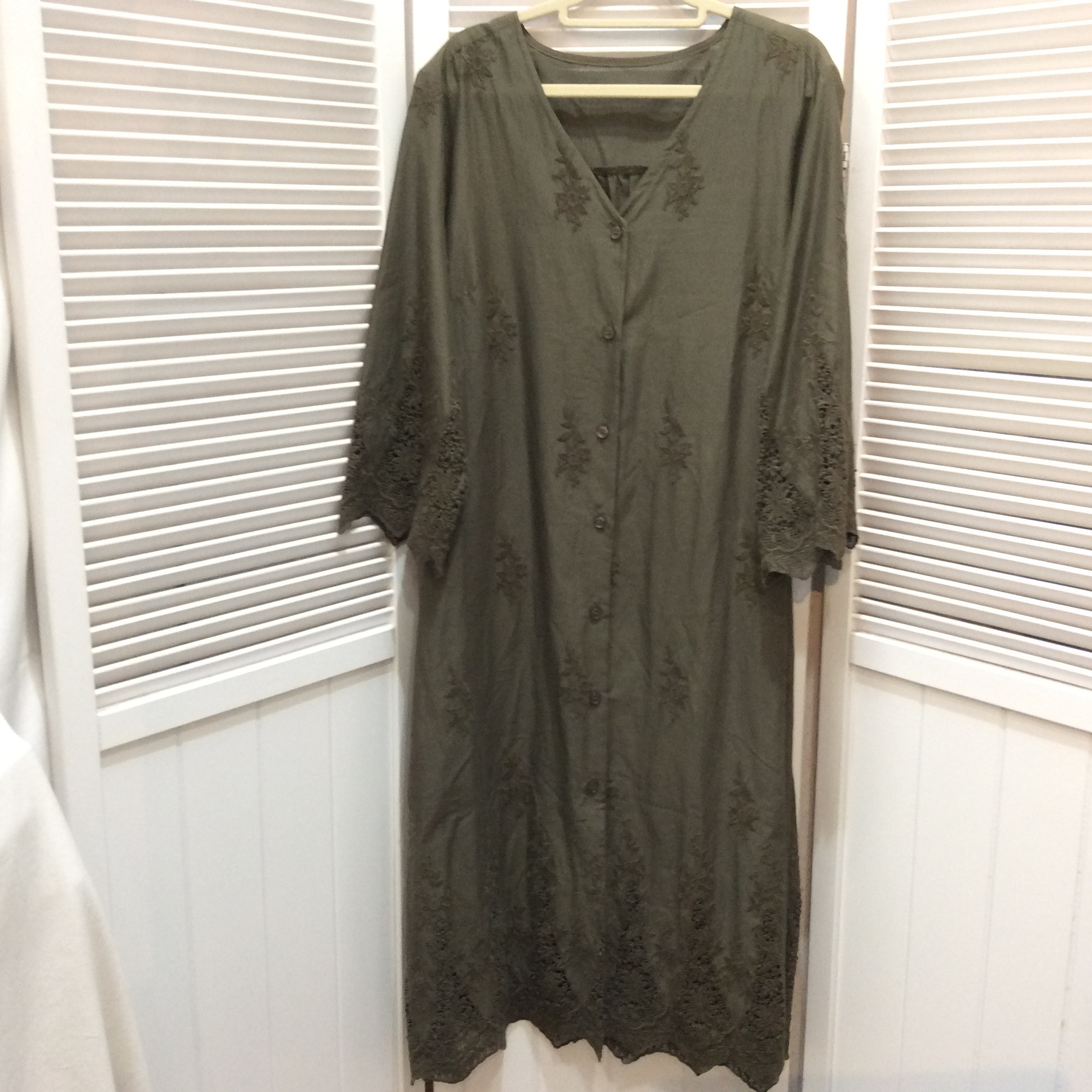 コットンワンピース サイズ38   カーキ／レース  美品