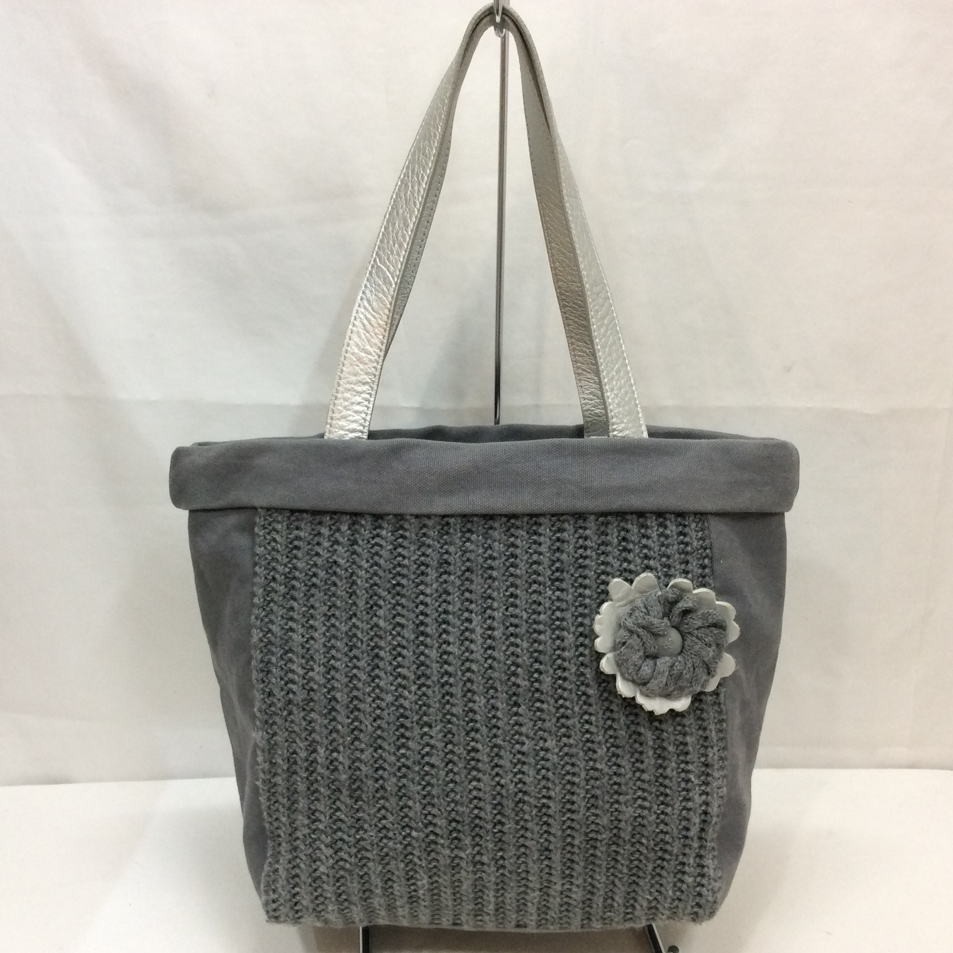 アニエスb. 布×ニット トートバッグ グレー コサージュ付き