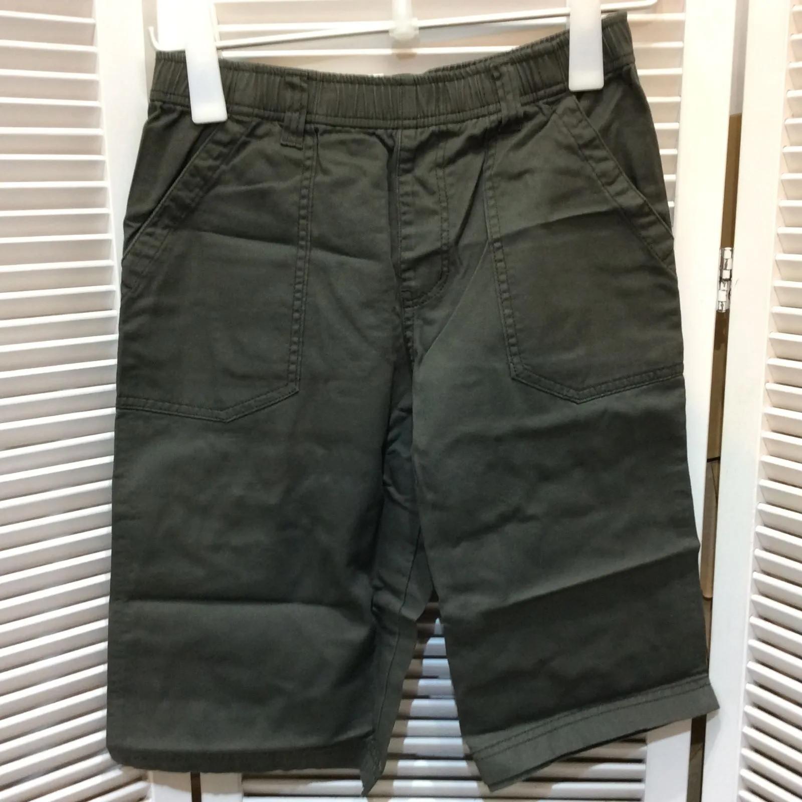 未使用☆UNIQLO ユニクロ キッズ イージーハーフパンツA XL 150 オリーブ