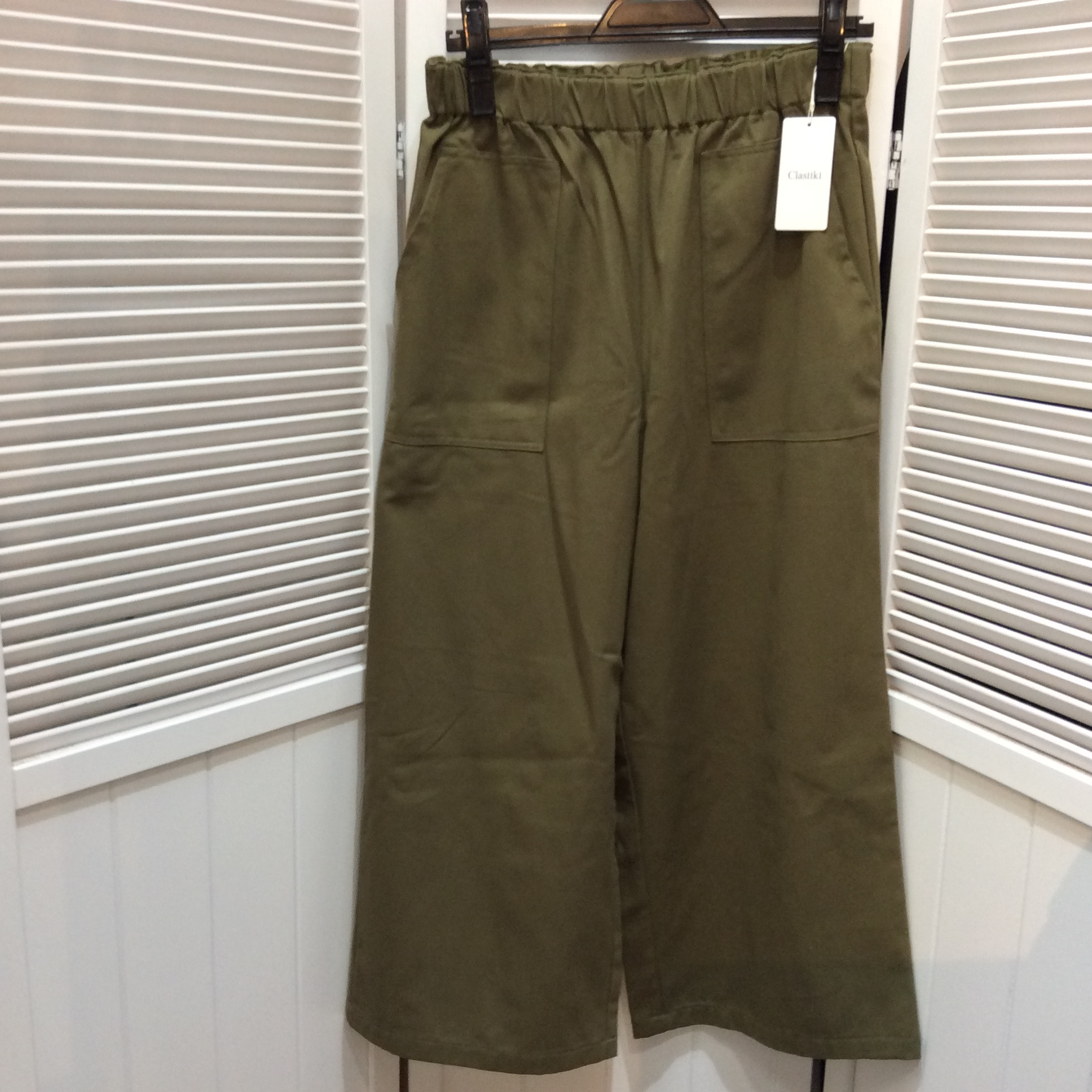 未使用 ワイドパンツ   Mサイズ カーキ