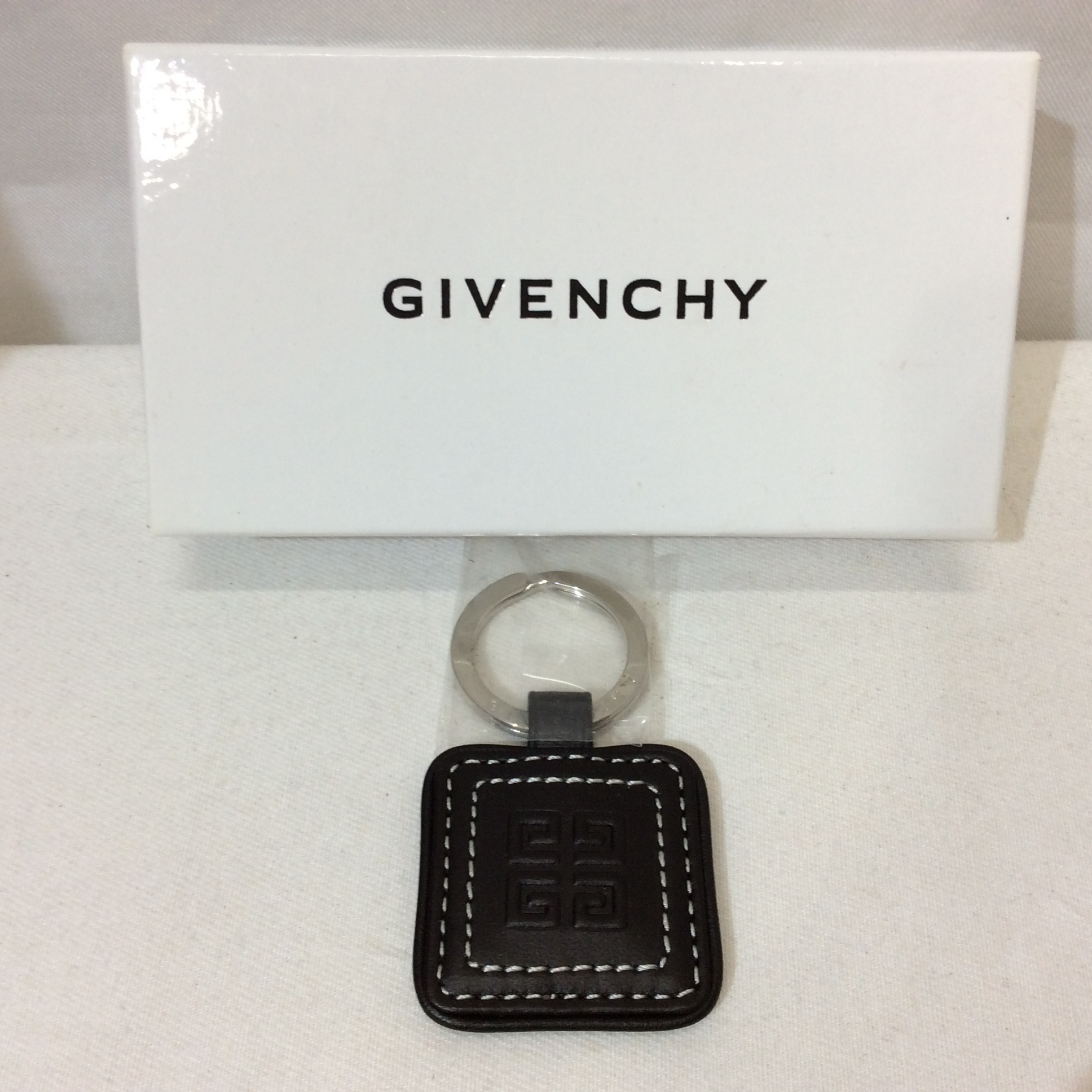 未使用☆GIVENCHY ジバンシー レザーキーリング ブラック 箱付き