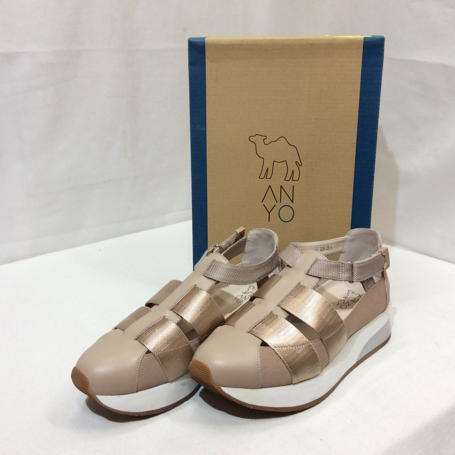 ANYO サンダル 23.5cm ベージュ  美品