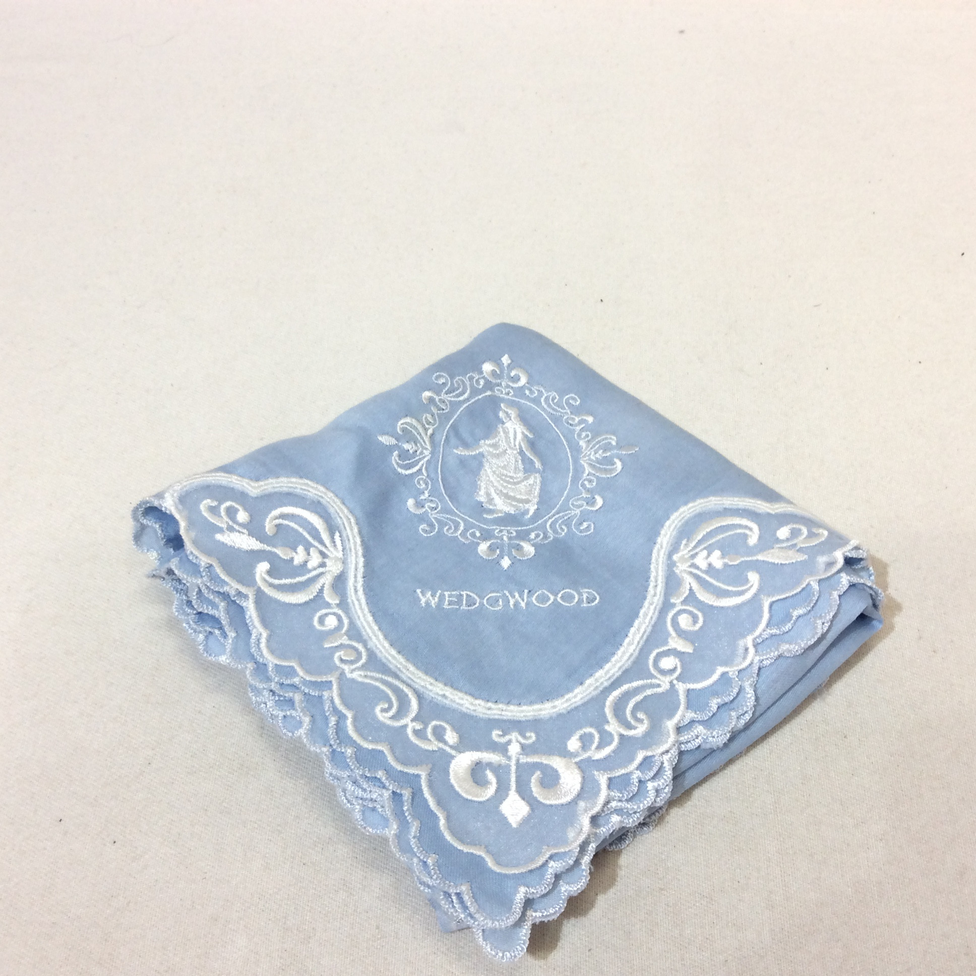 未使用 WEDGWOOD ハンカチ  水色／刺繍