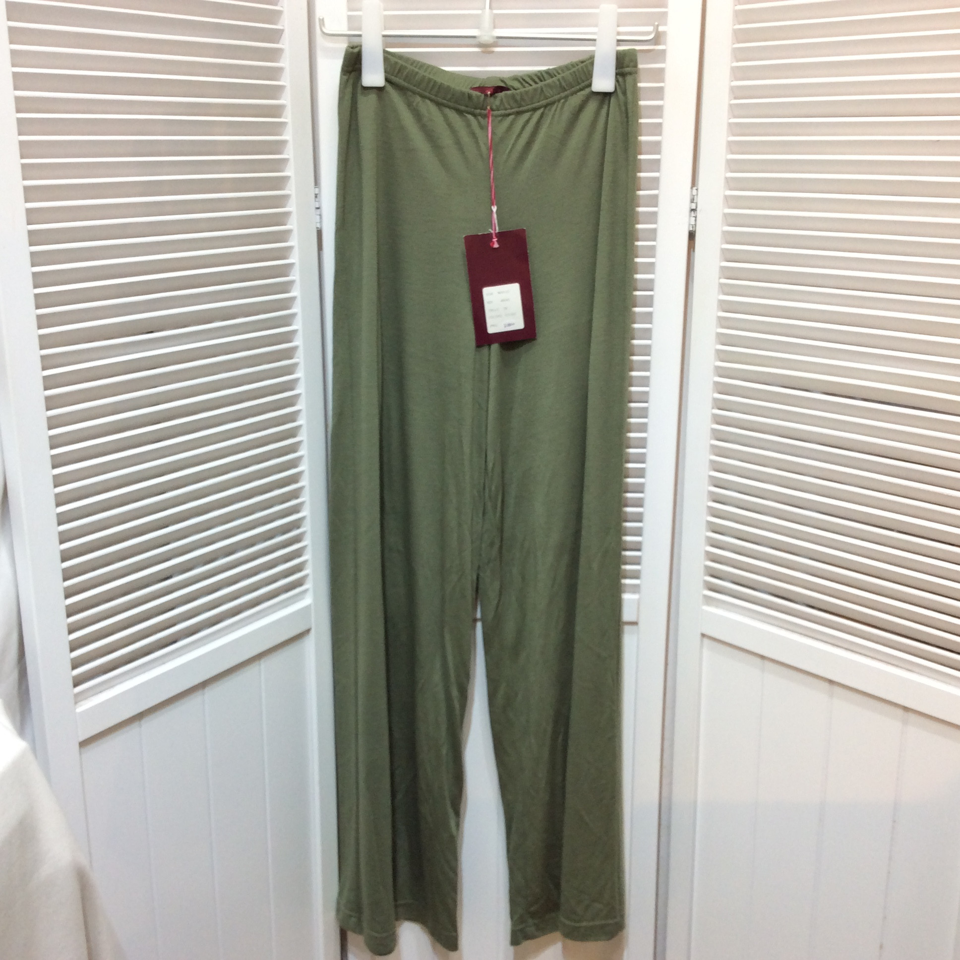 未使用☆solola ワイドパンツ 38 グリーン