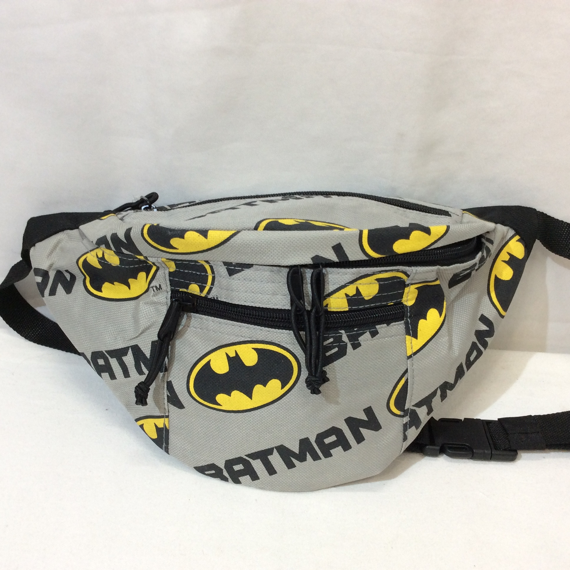 未使用☆BATMAN バットマン ウエストポーチ ボディバッグ グレー柄